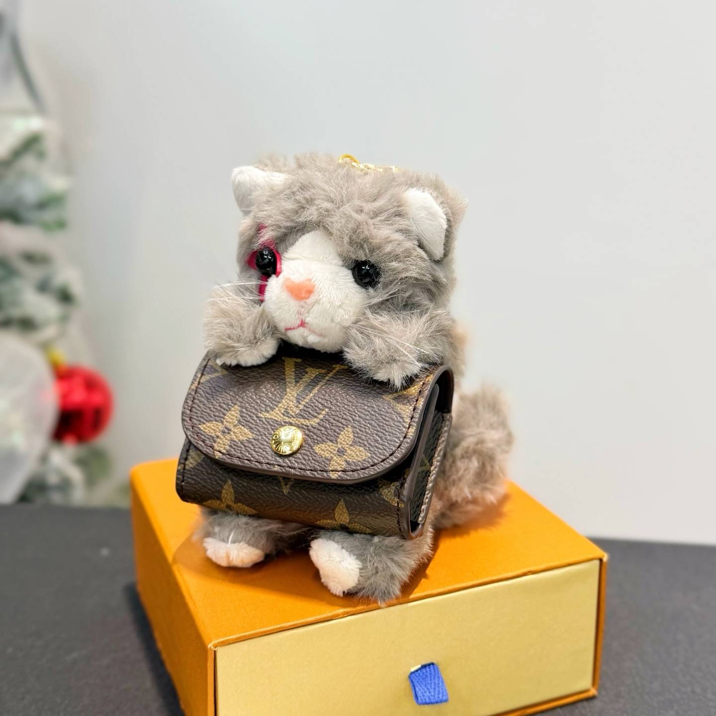 LOUIS VUITTON ルイヴィトン レディース アクセサリー キーホルダー モノグラム LVカットン ブラウン グレー - 画像 8