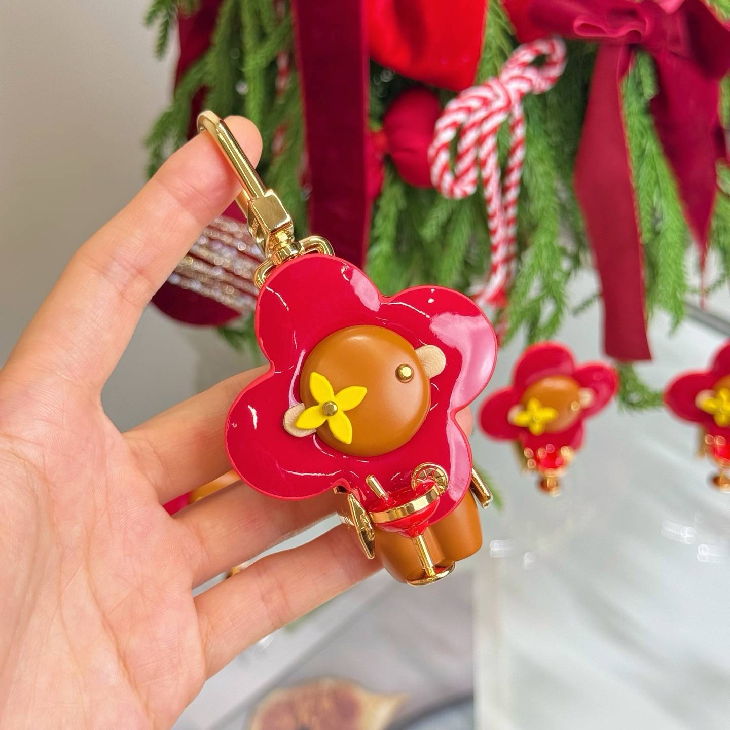 LOUIS VUITTON ルイヴィトン レディース キーホルダー モノグラム ブルーミング GP 金色 ロゴキーホルダー ブランドアクセサリー プチギフト - 画像 3