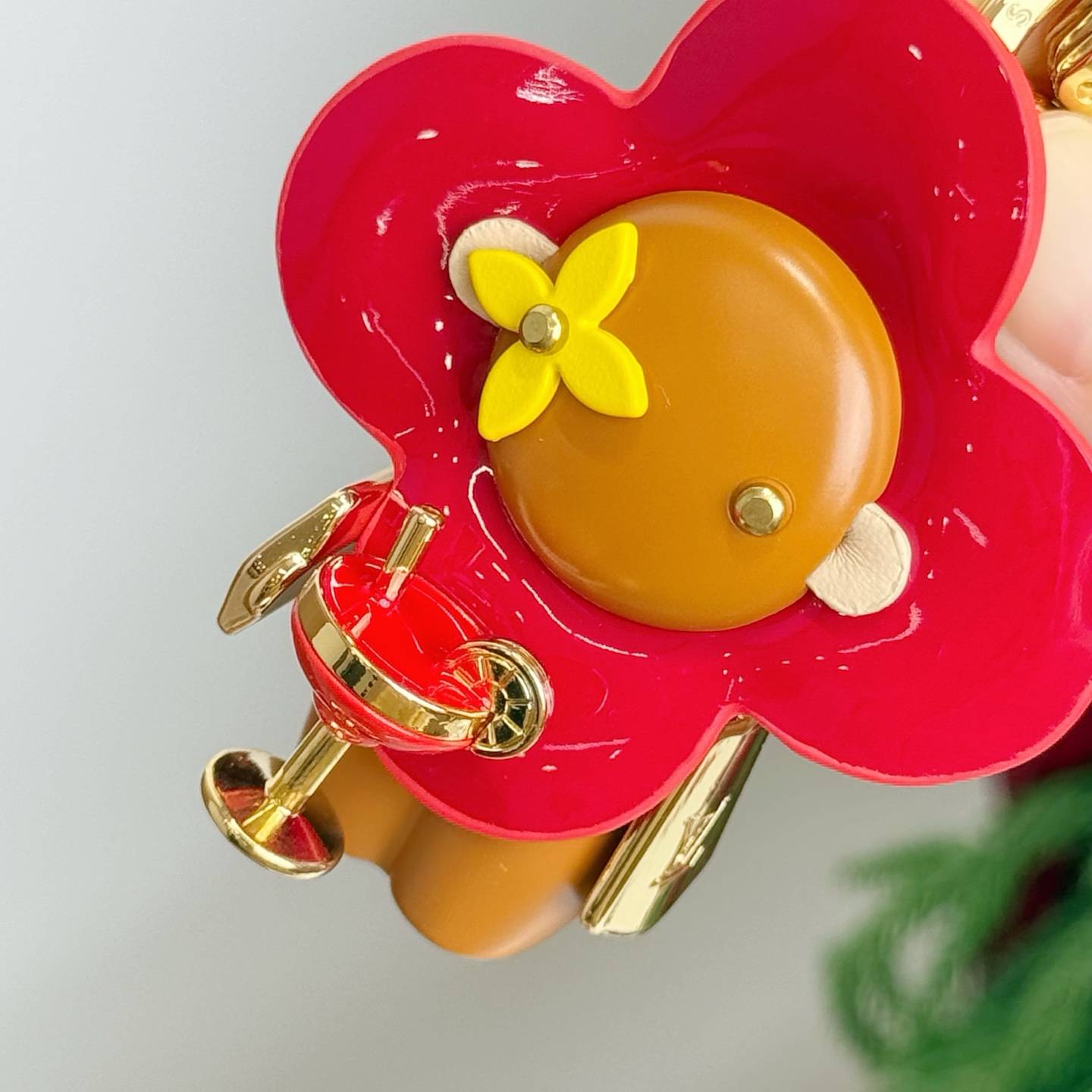 LOUIS VUITTON ルイヴィトン レディース キーホルダー モノグラム ブルーミング GP 金色 ロゴキーホルダー ブランドアクセサリー プチギフト - 画像 10