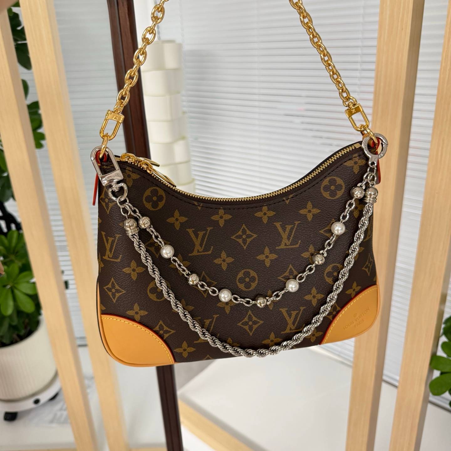 LOUIS VUITTON ルイヴィトン レディース ブレスレット モノグラム ブラスレ メタル シルバーカラー ブランドアクセサリー プチギフト - 画像 2