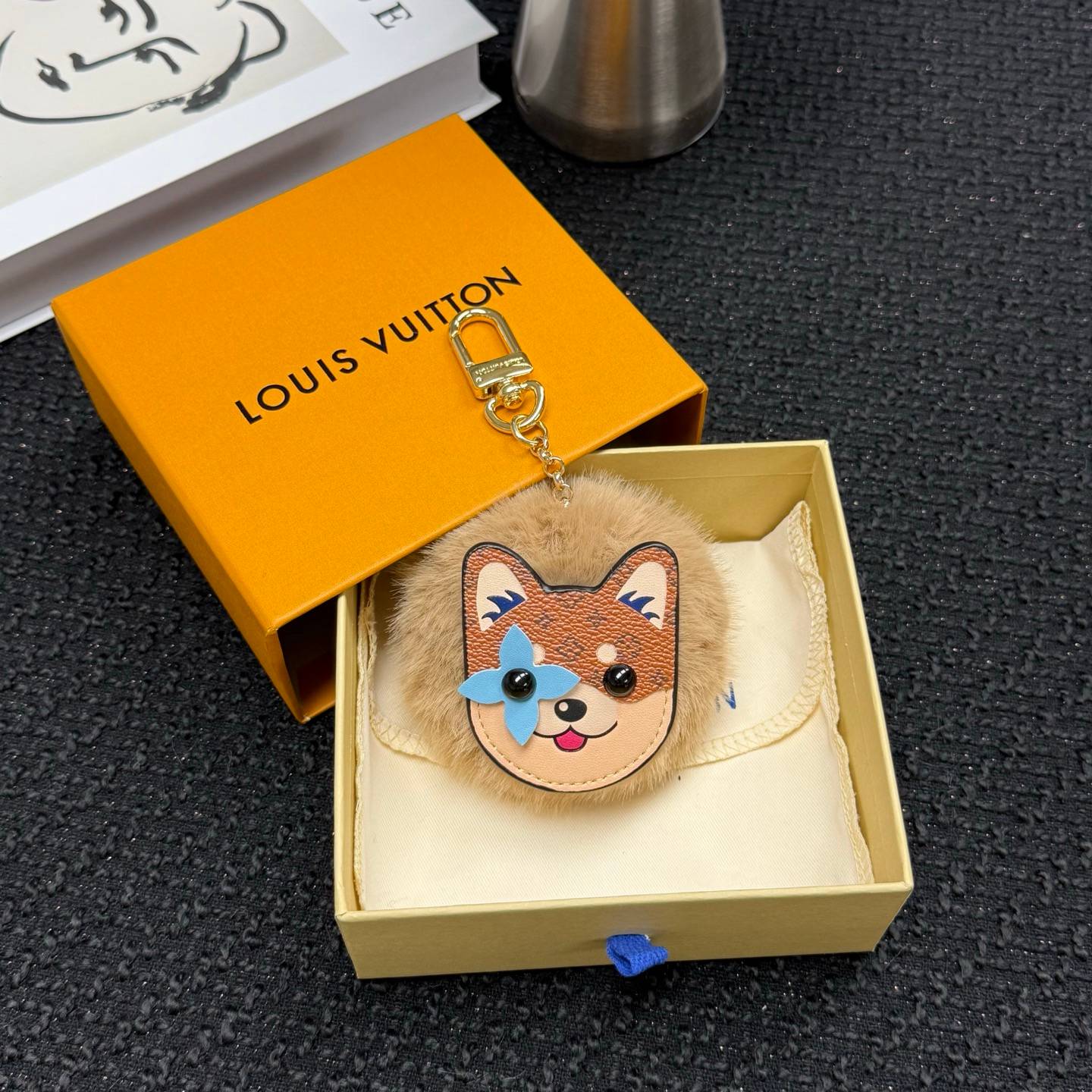 LOUIS VUITTON ルイヴィトン レディース チャーム モノグラム ブルーミング ファーポムポン ロゴキーホルダー ブランドアクセサリー - 画像 7