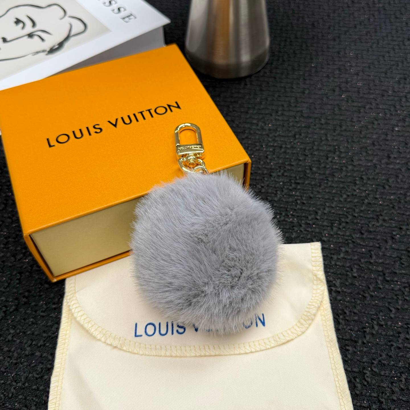 LOUIS VUITTON ルイヴィトン レディース チャーム モノグラム ブルーミング ファーポムポン ロゴキーホルダー ブランドアクセサリー - 画像 12