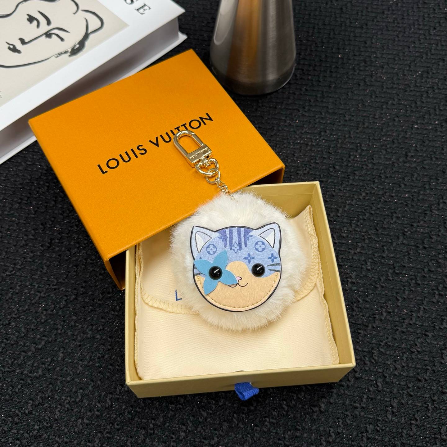 LOUIS VUITTON ルイヴィトン レディース キーホルダー LV CAT POMPON モノグラム ブルーミング ブランドアクセサリー - 画像 6