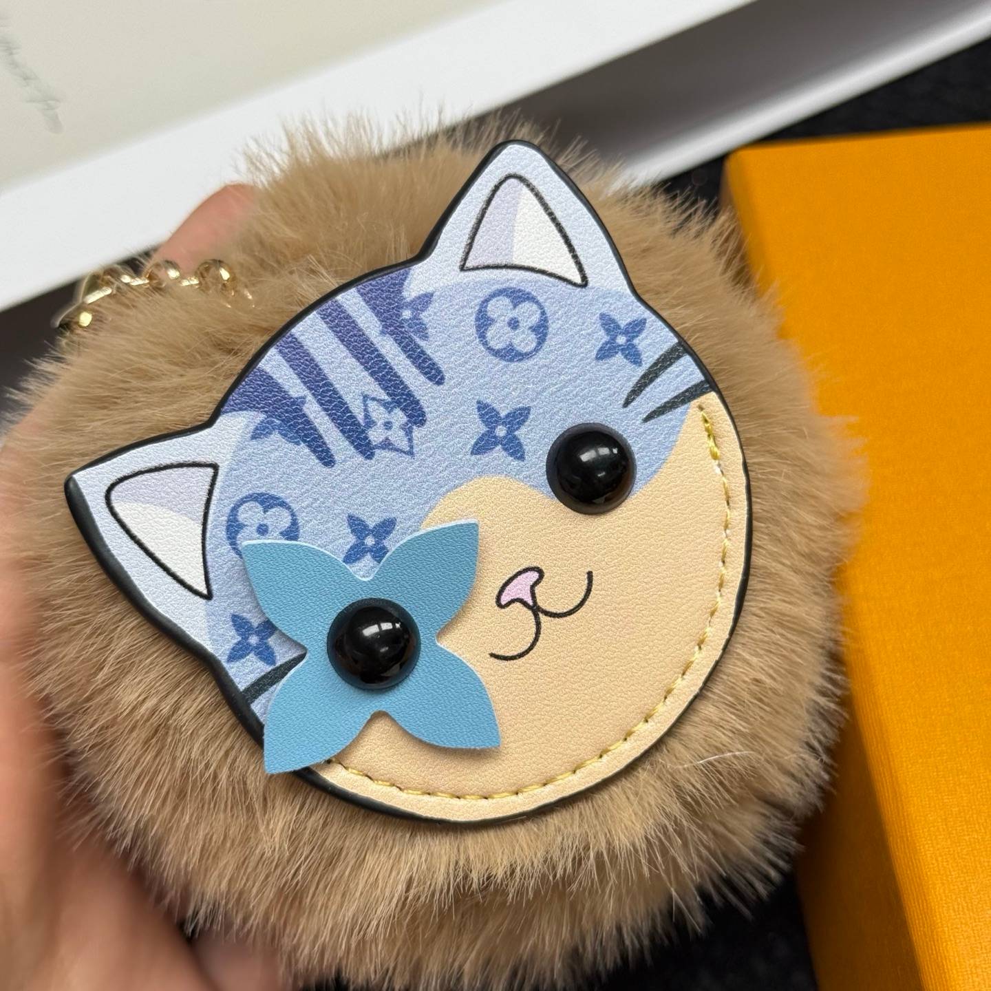 LOUIS VUITTON ルイヴィトン レディース キーホルダー LV CAT POMPON モノグラム ブルーミング ブランドアクセサリー - 画像 10