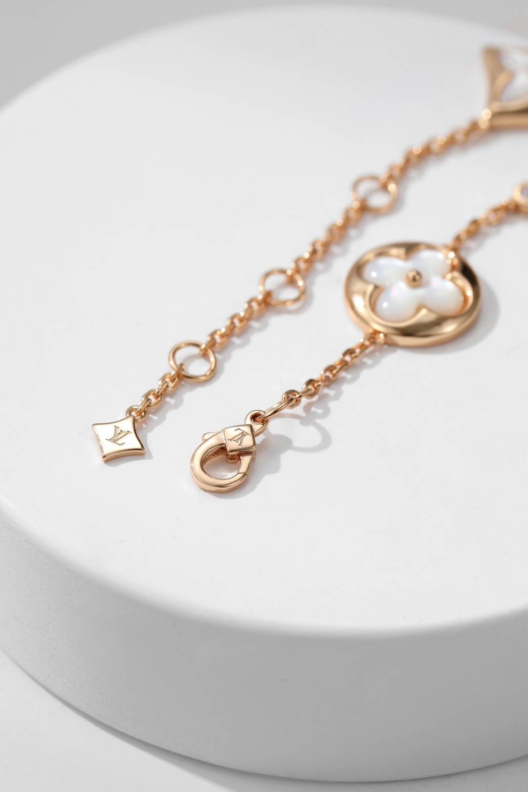LOUIS VUITTON ルイヴィトン レディース ブレスレット モノグラム ブラスレ ゴールド仕上げ ブランドアクセサリー 普段使い - 画像 2