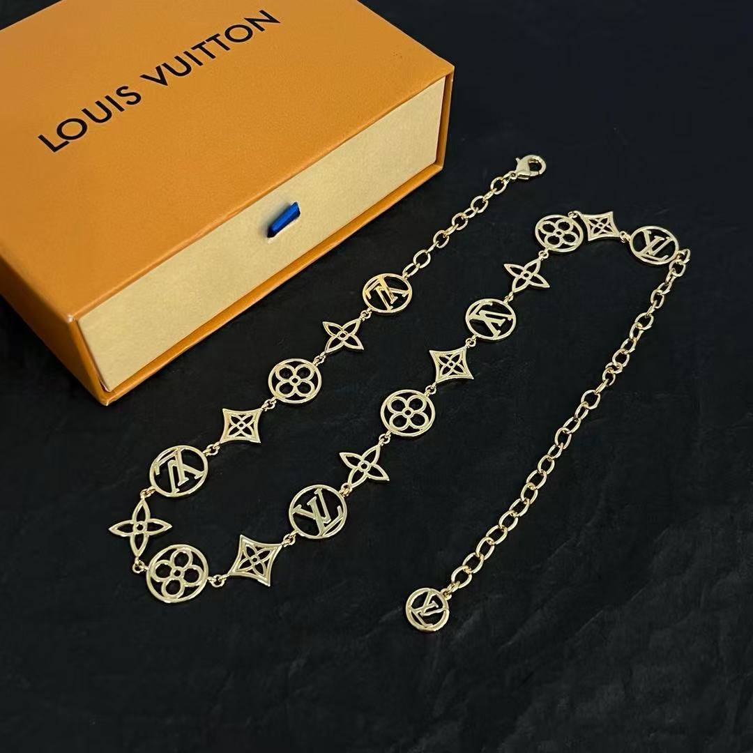 LOUIS VUITTON ルイヴィトン レディース ネックレス エセンシャル V メタル シルバーカラー ブランドアクセサリー プチクロエ - 画像 4