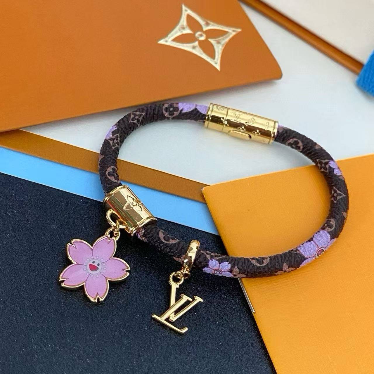 LOUIS VUITTON ルイヴィトン レディース ブレスレット モノグラム ブラスレ シルバーカラー 金色仕上げ ロゴネックレス プチギフト - 画像 6