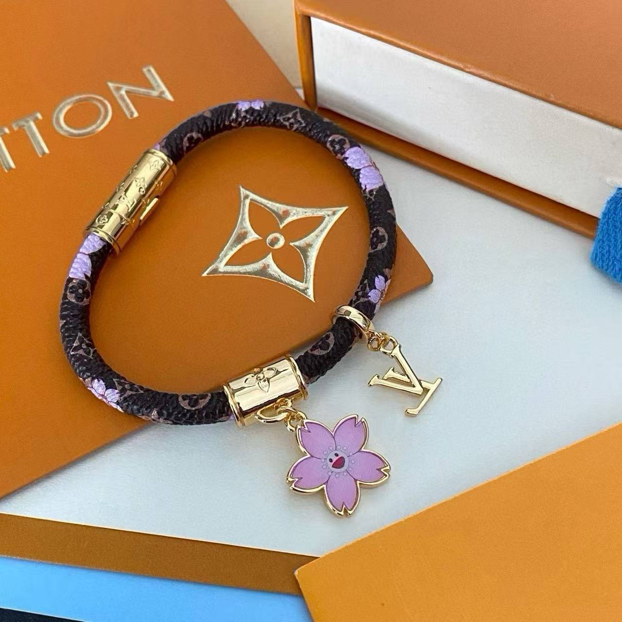 LOUIS VUITTON ルイヴィトン レディース ブレスレット モノグラム ブラスレ シルバーカラー 金色仕上げ ロゴネックレス プチギフト - 画像 7