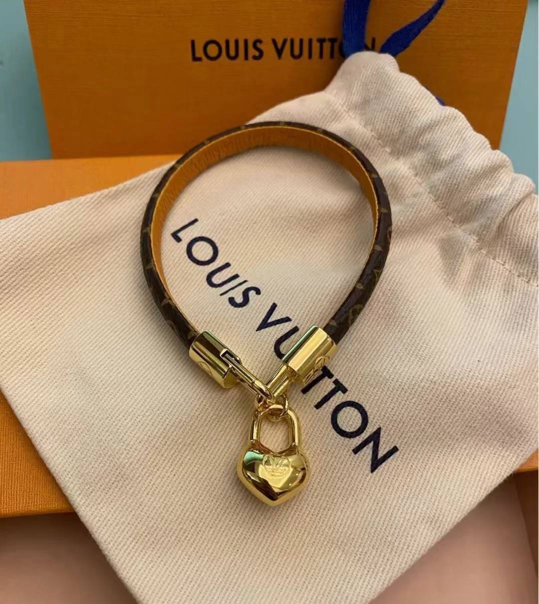 LOUIS VUITTON ルイヴィトン レディース ブレスレット モノグラム ブラスレ ゴールド仕上げ ロゴネックレス ブランドアクセサリー ギフト - 画像 4