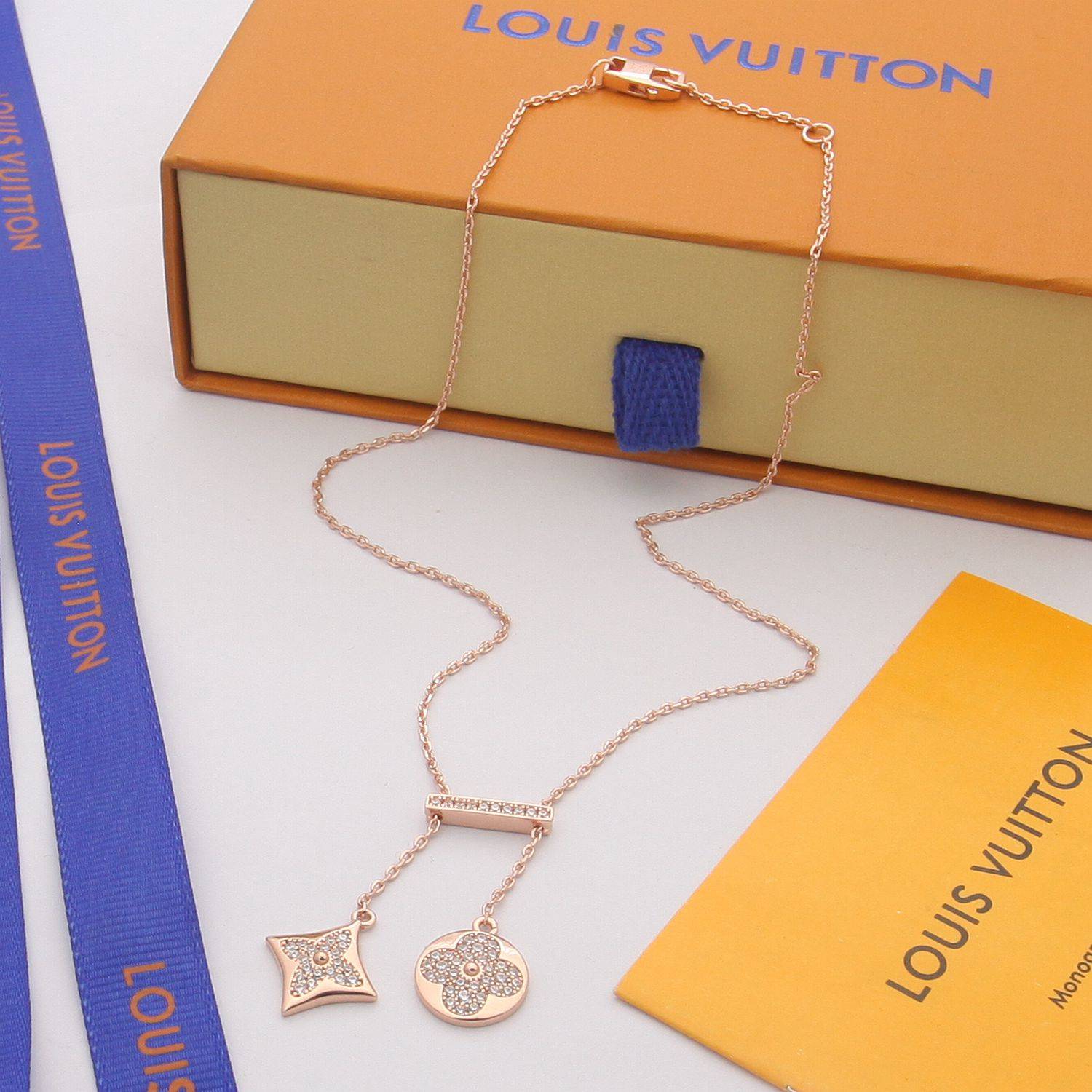 LOUIS VUITTON ルイヴィトン レディース ネックレス モノグラム エセンシャル V ゴールド仕上げ ブランドアクセサリー 普段使い - 画像 5