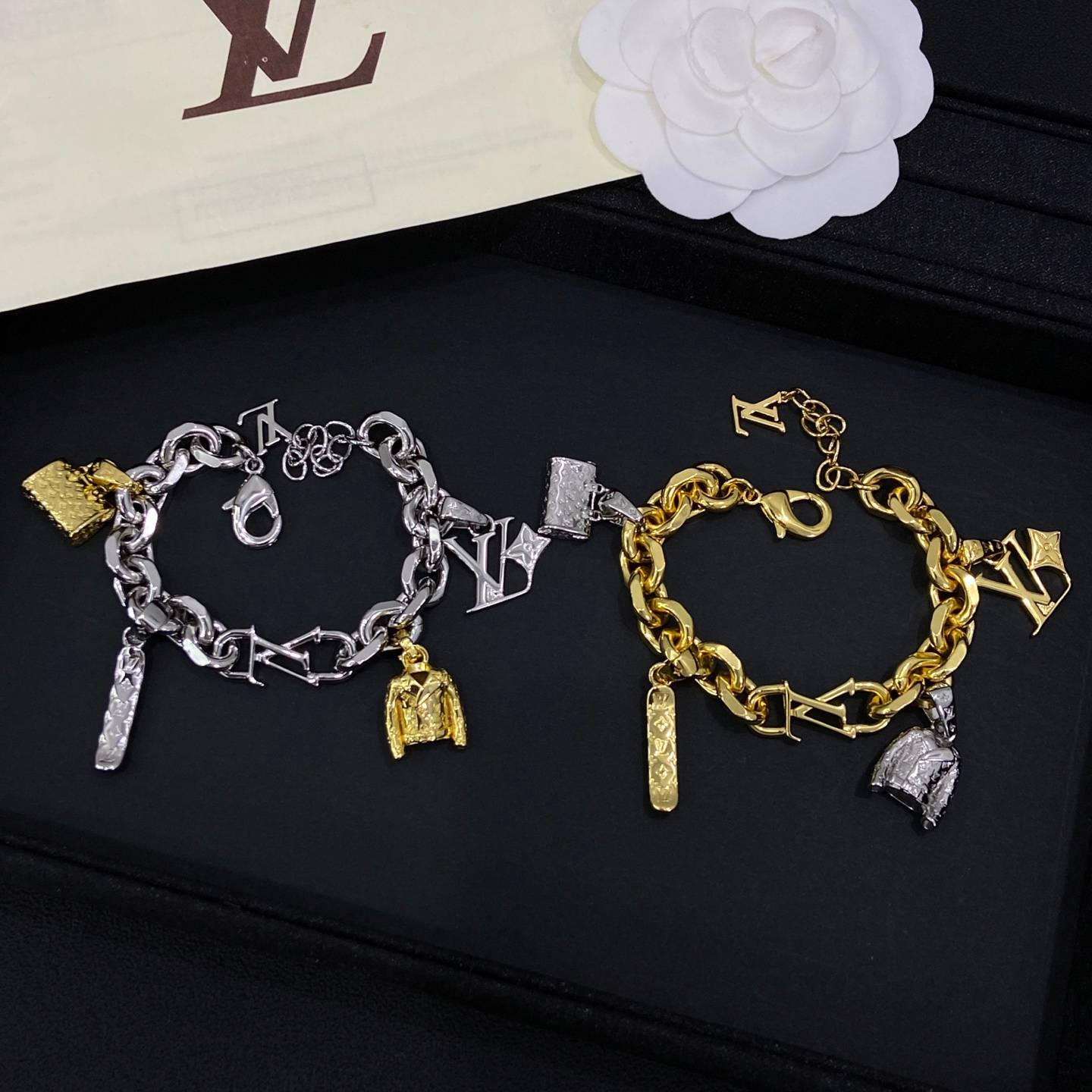 LOUIS VUITTON ルイヴィトン レディース ブレスレット モノグラム シルバーカラー ブラスレ トレンド ギフト