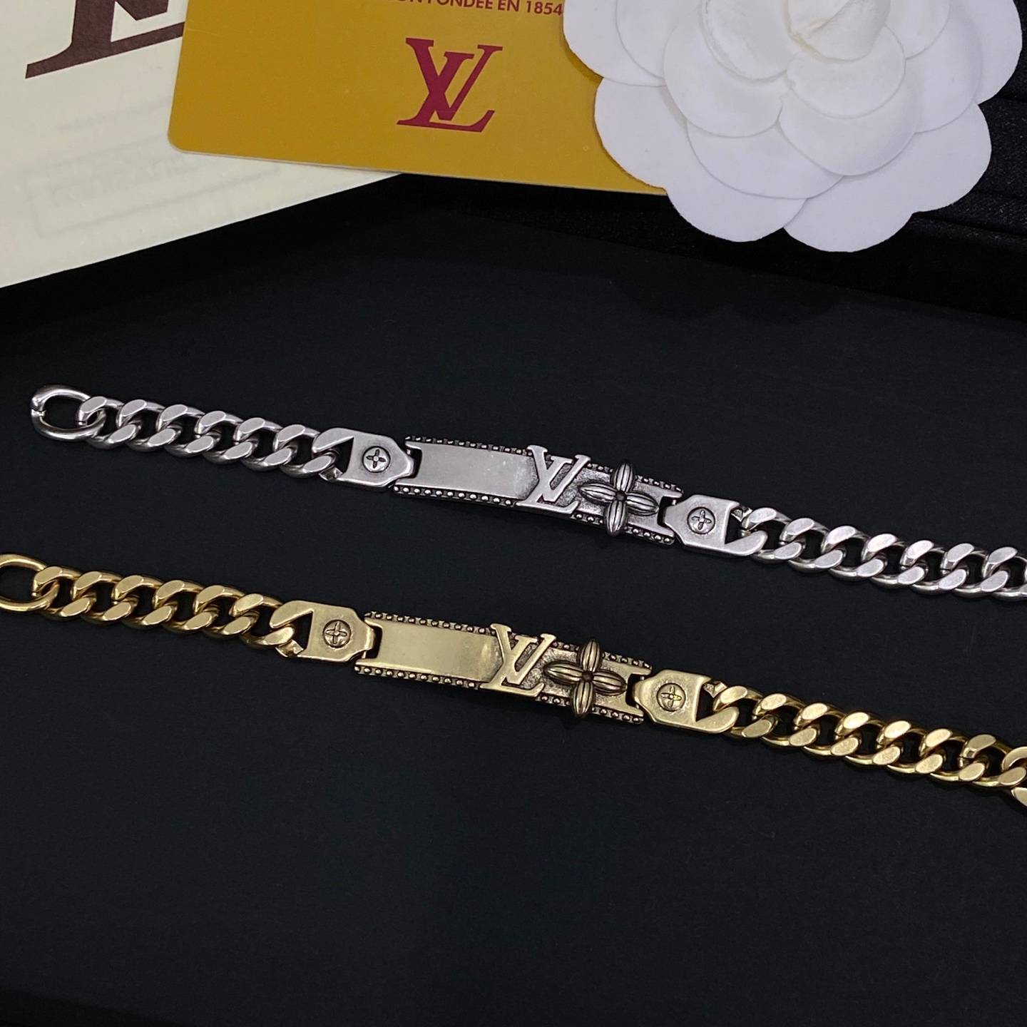 LOUIS VUITTON ルイヴィトン レディース ブレスレット モノグラム メタル シルバーカラー ブランドアクセサリー 上品 ギフト - 画像 4