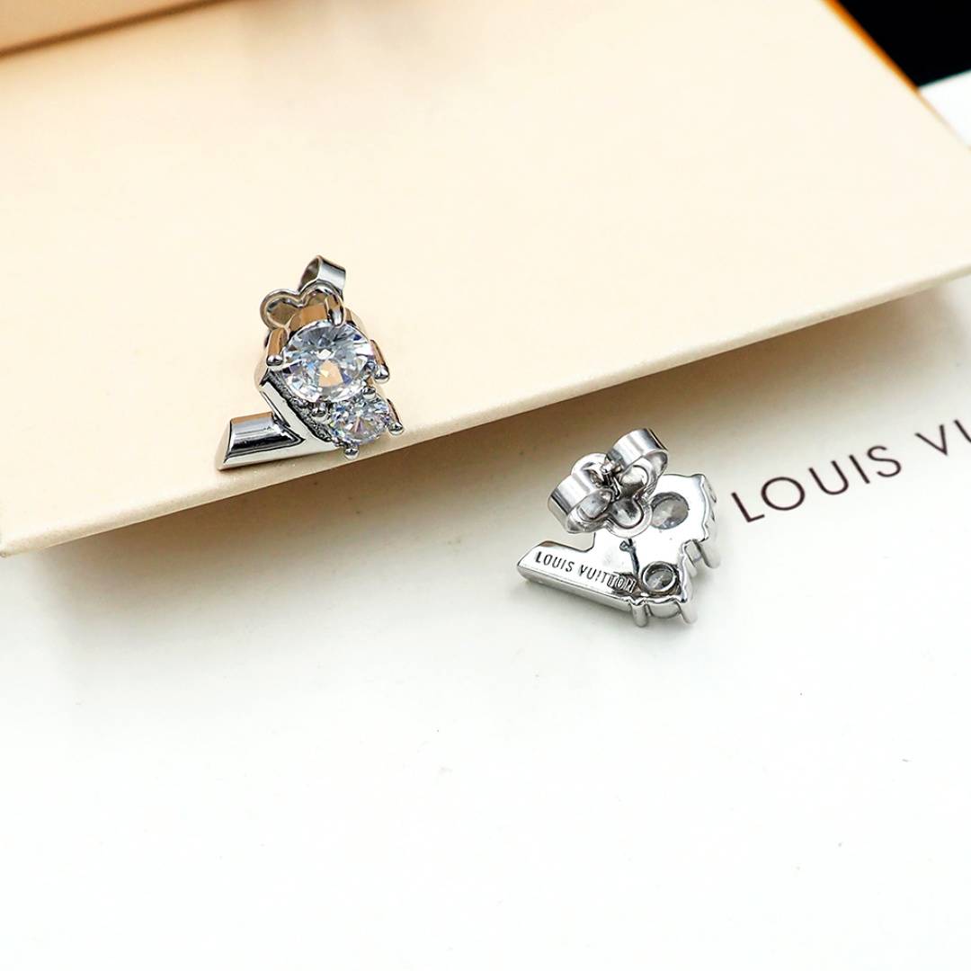 LOUIS VUITTON ルイヴィトン レディース ピアス エセンシャル V ダイヤモンド ブランドアクセサリー 普段使い - 画像 4