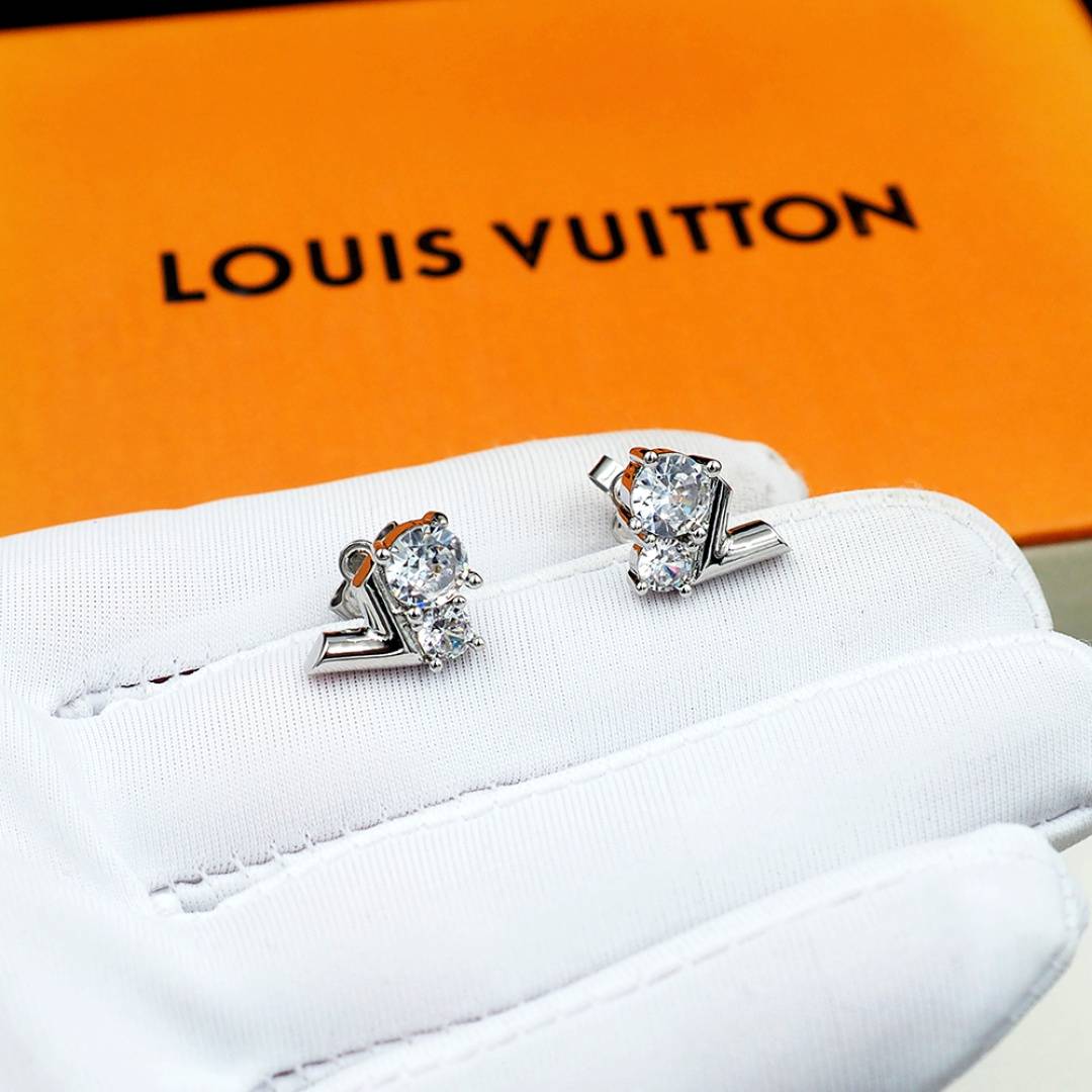 LOUIS VUITTON ルイヴィトン レディース ピアス エセンシャル V ダイヤモンド ブランドアクセサリー 普段使い - 画像 5