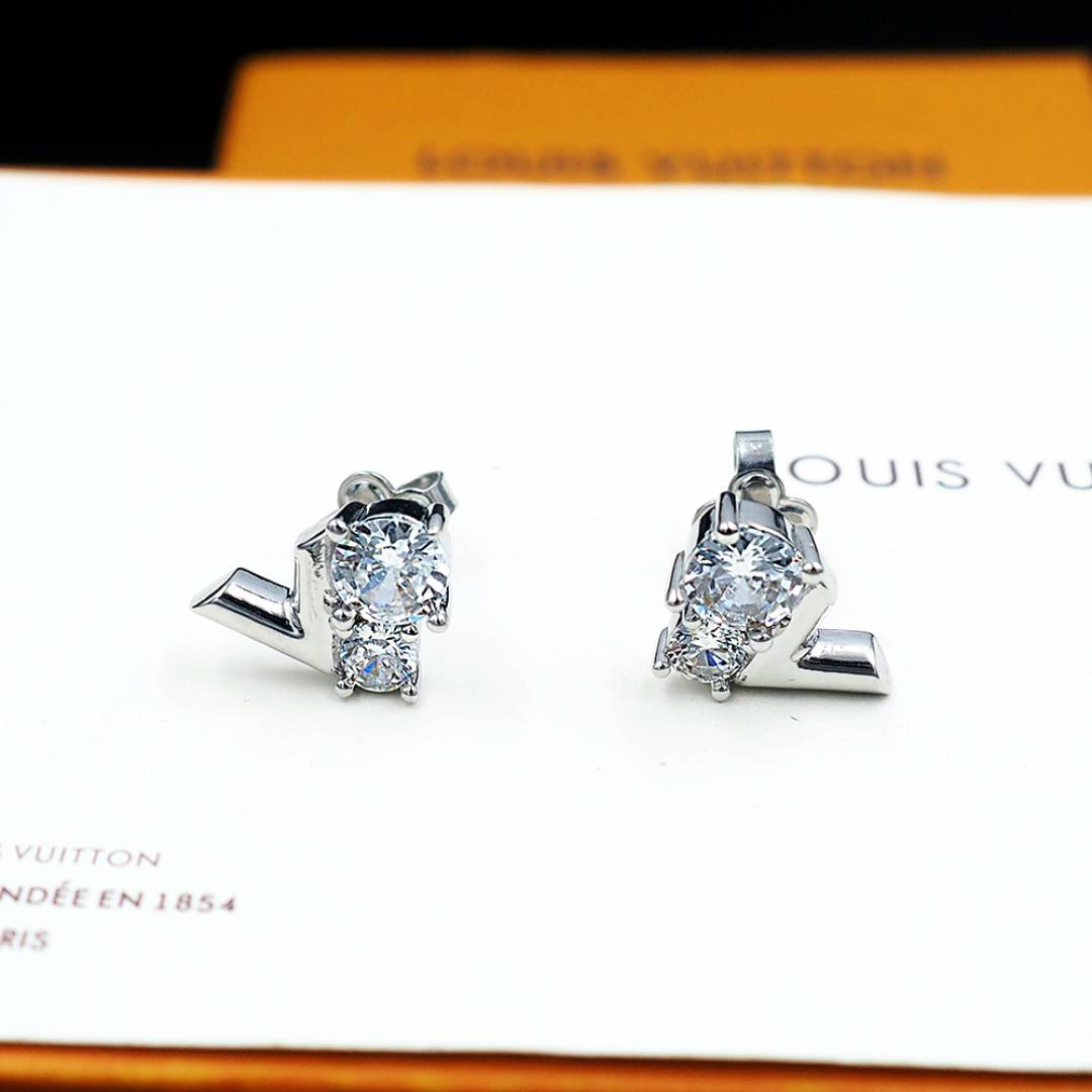 LOUIS VUITTON ルイヴィトン レディース ピアス エセンシャル V ダイヤモンド ブランドアクセサリー 普段使い - 画像 9