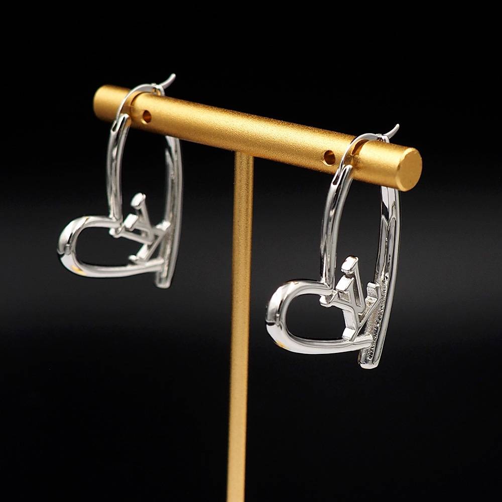 LOUIS VUITTON ルイヴィトン レディース ピアス LVイニシャル メタル シルバーカラー ブランドアクセサリー ロゴピアス - 画像 3