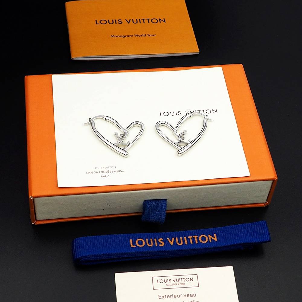 LOUIS VUITTON ルイヴィトン レディース ピアス LVイニシャル メタル シルバーカラー ブランドアクセサリー ロゴピアス - 画像 5
