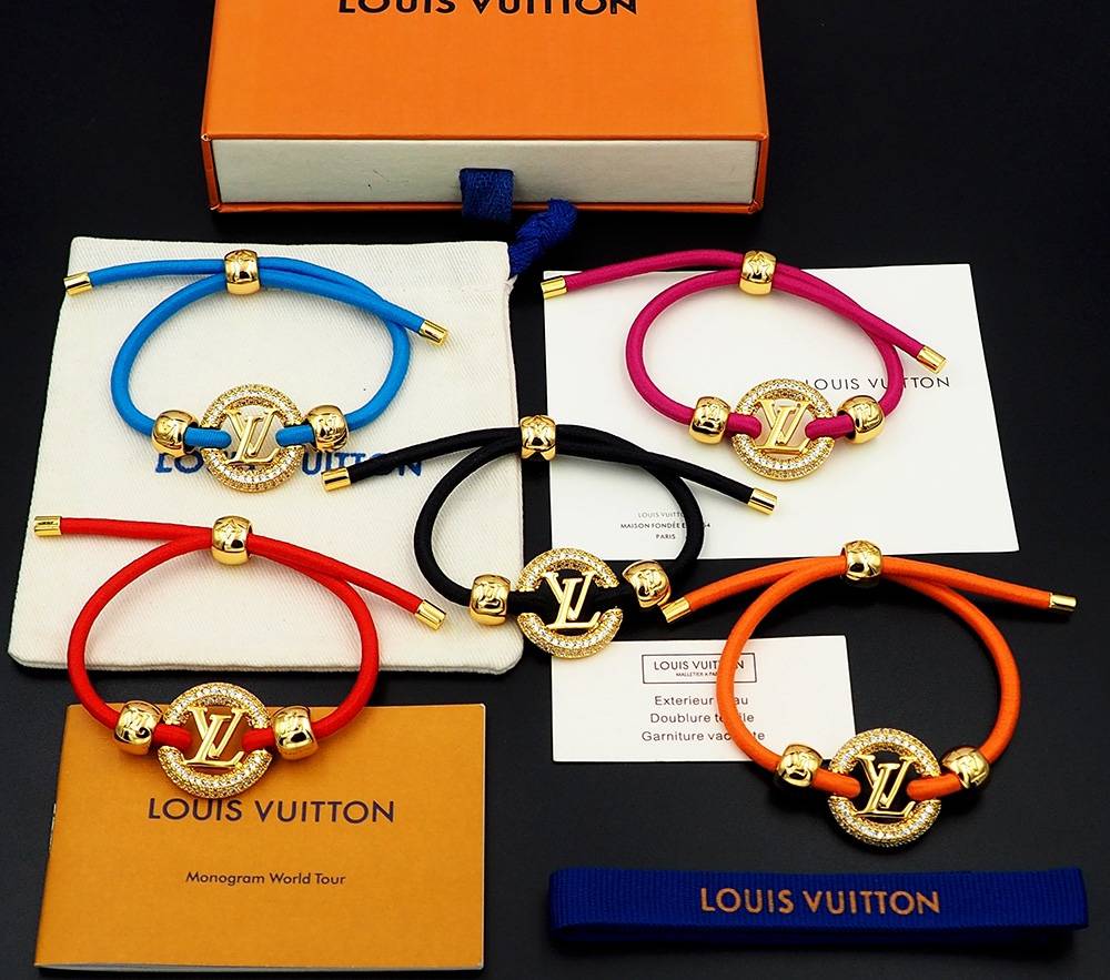 LOUIS VUITTON ルイヴィトン レディース ブレスレット LVイニシャル モノグラム キャンバス シルバーカラー ブランドアクセサリー 送料無料 - 画像 9
