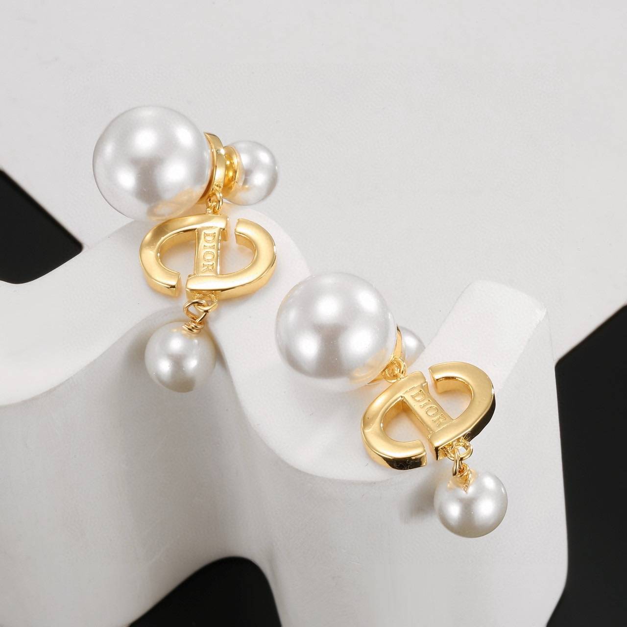 Dior ディオール レディース ピアス CDロゴ レジンパール ファッションジュエリー ブランドアクセサリー 上品 おしゃれ - 画像 2
