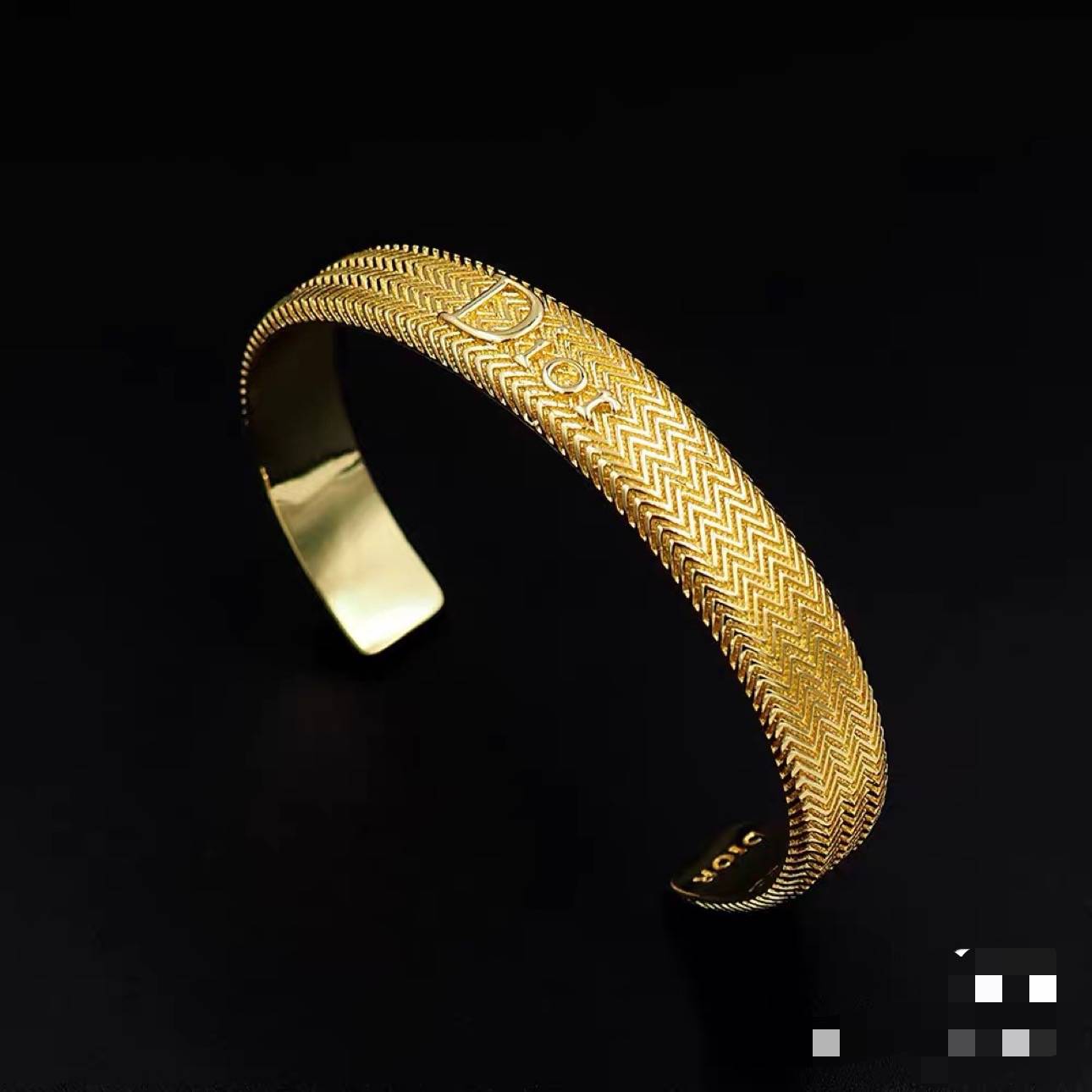 Dior ディオール レディース バングル CDロゴ メタル フィニッシュ ゴールド ブランドアクセサリー 上品 普段使い