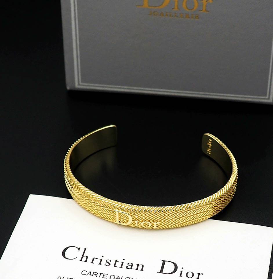 Dior ディオール レディース バングル CDロゴ メタル フィニッシュ ゴールド ブランドアクセサリー 上品 普段使い - 画像 5