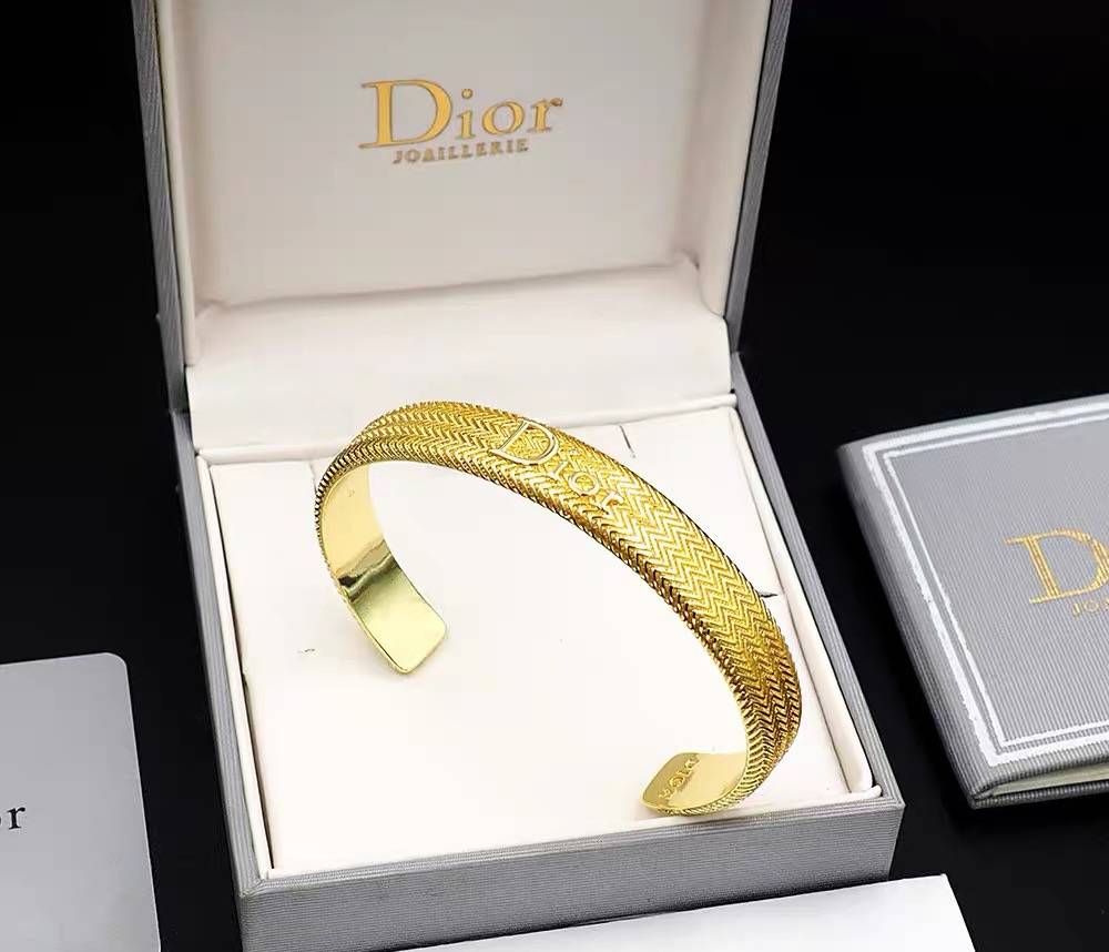 Dior ディオール レディース バングル CDロゴ メタル フィニッシュ ゴールド ブランドアクセサリー 上品 普段使い - 画像 7