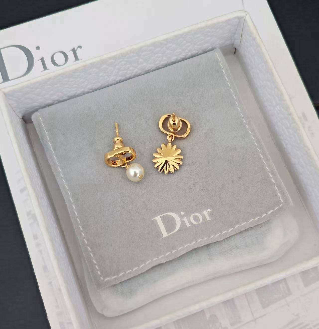 Dior ディオール レディース ピアス CDロゴ ディオールロゴ レジンパール ブランドアクセサリー 上品 華やか プレゼント - 画像 3