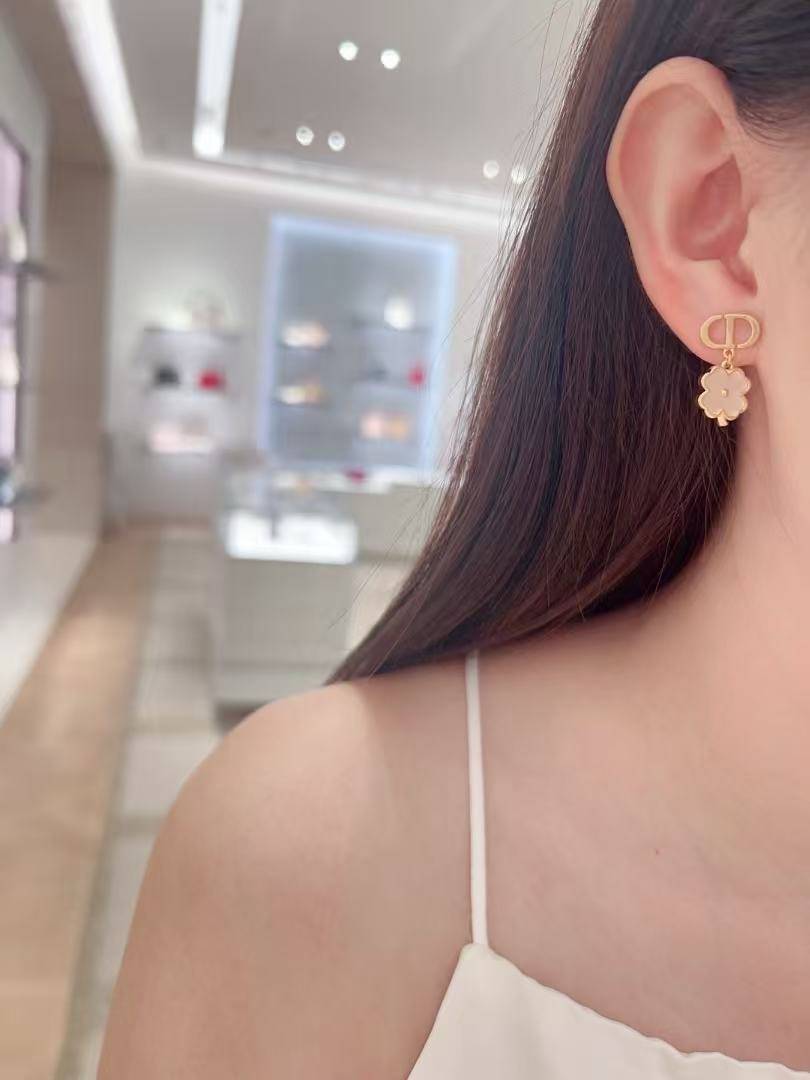 Dior ディオール レディース ピアス CDロゴ ラッキースター レジンパール クリスタル ブランドアクセサリー 上品 お祝いギフト - 画像 8