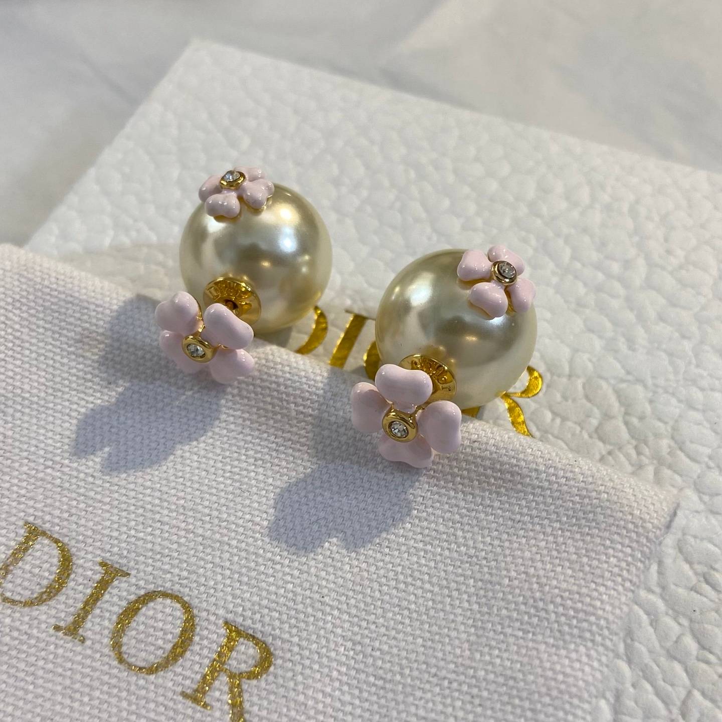 Dior ディオール レディース ピアス レジンパール CDイニシャル ホワイトレジンパール デザイン ブランドアクセサリー 上品 普段使い - 画像 6