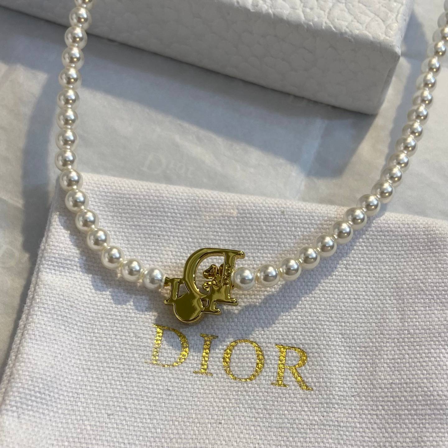 Dior ディオール レディース ネックレス CDロゴ レジンパール クリスタル ブランドアクセサリー 上品 デイリーユース - 画像 5
