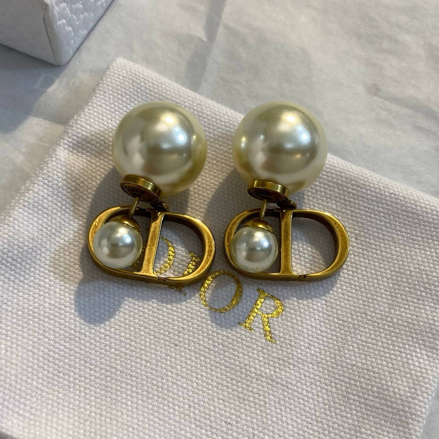 Dior ディオール レディース ピアス CDロゴ レジンパール クリスタル ブランドアクセサリー 上品 プチCD ギフト