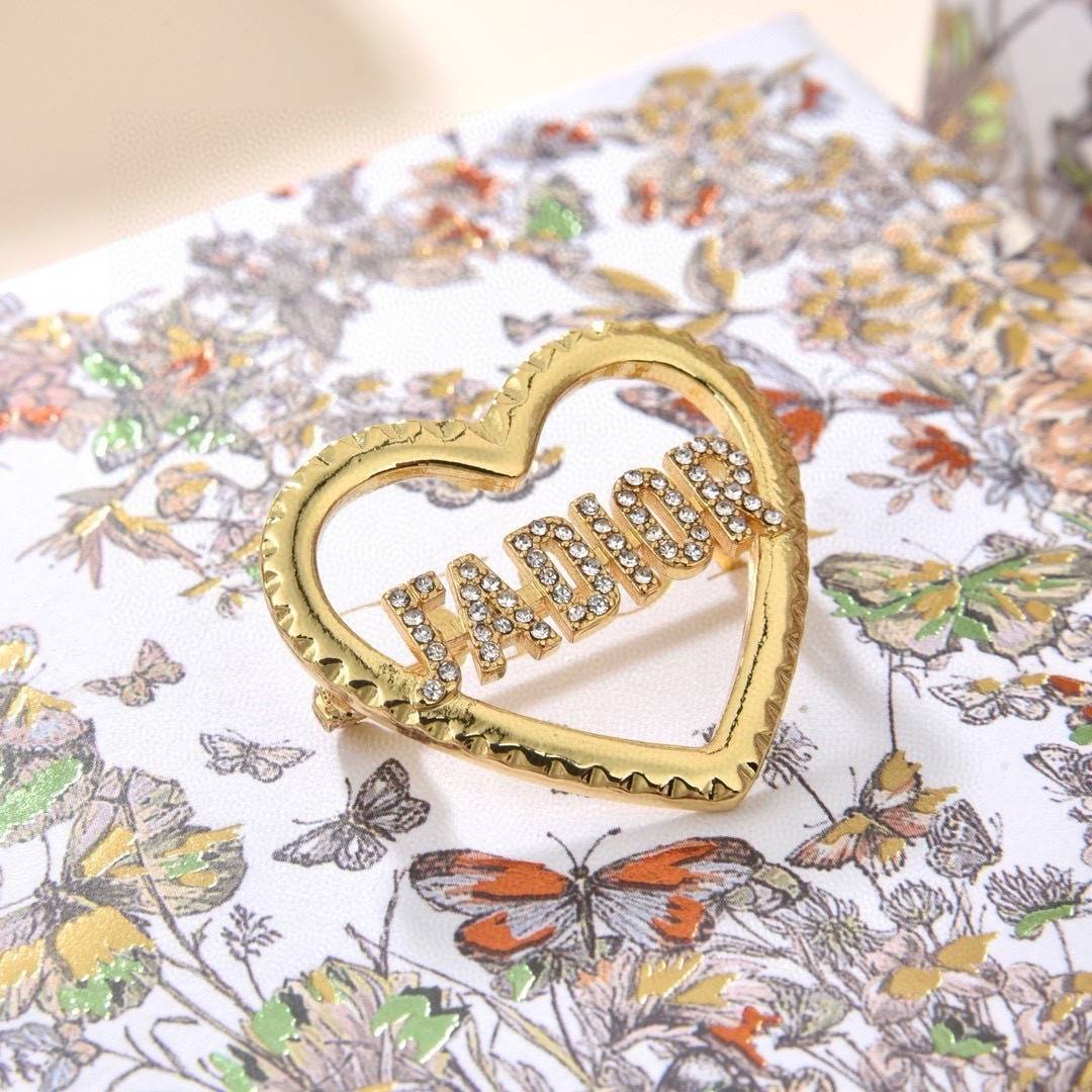 Dior ディオール レディース ブローチ CDロゴ ハートモチーフ レジンパール クリスタル ブランドアクセサリー 上品 プレゼント