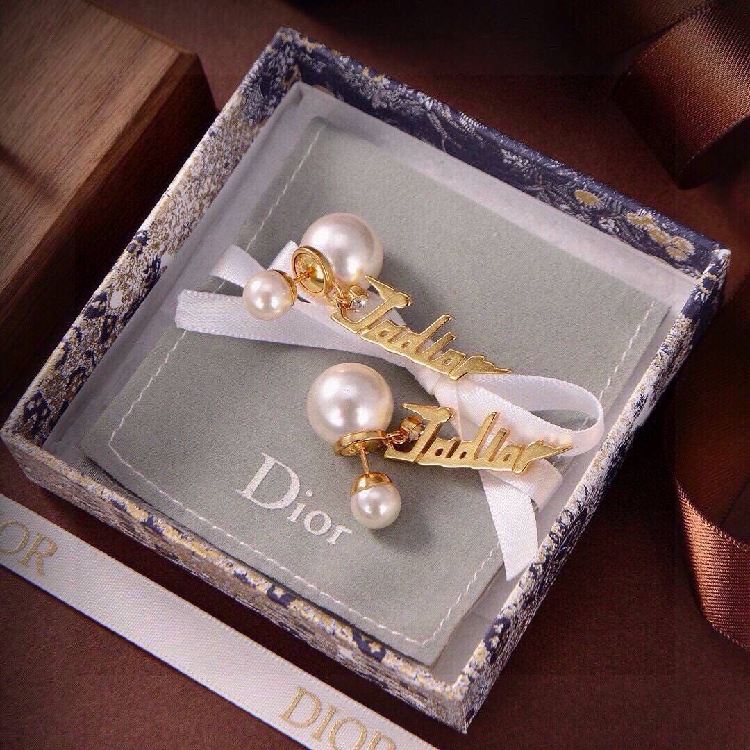 Dior ディオール レディース ピアス Dior Tribales ディオールロゴ レジンパール ゴールドフィニッシュ ブランドアクセサリー 上品 普段使い - 画像 5