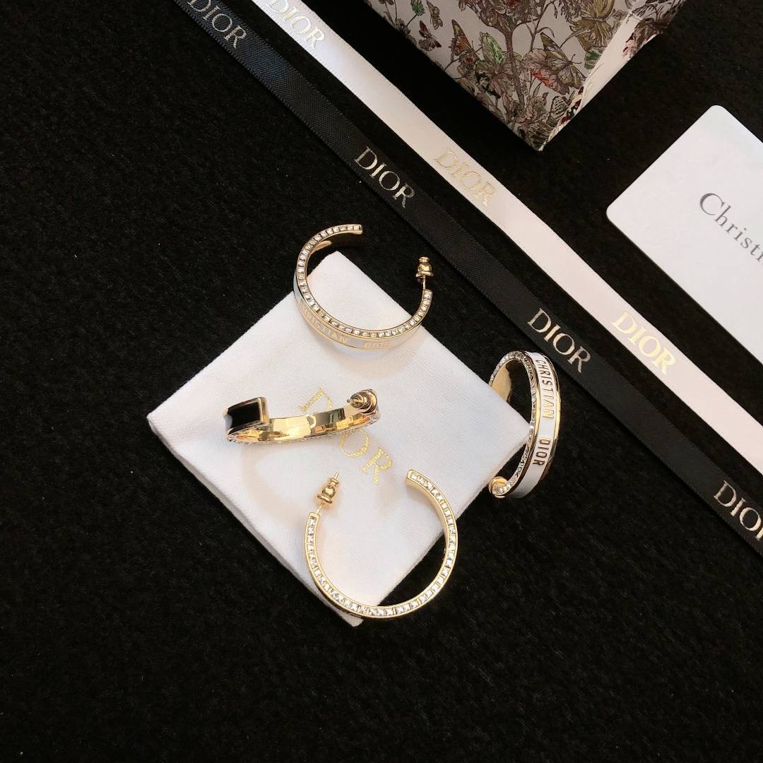 Dior ディオール レディース ピアス CDロゴ メタル ゴールドフィニッシュ ブランドアクセサリー 上品 普段使い ギフト - 画像 2