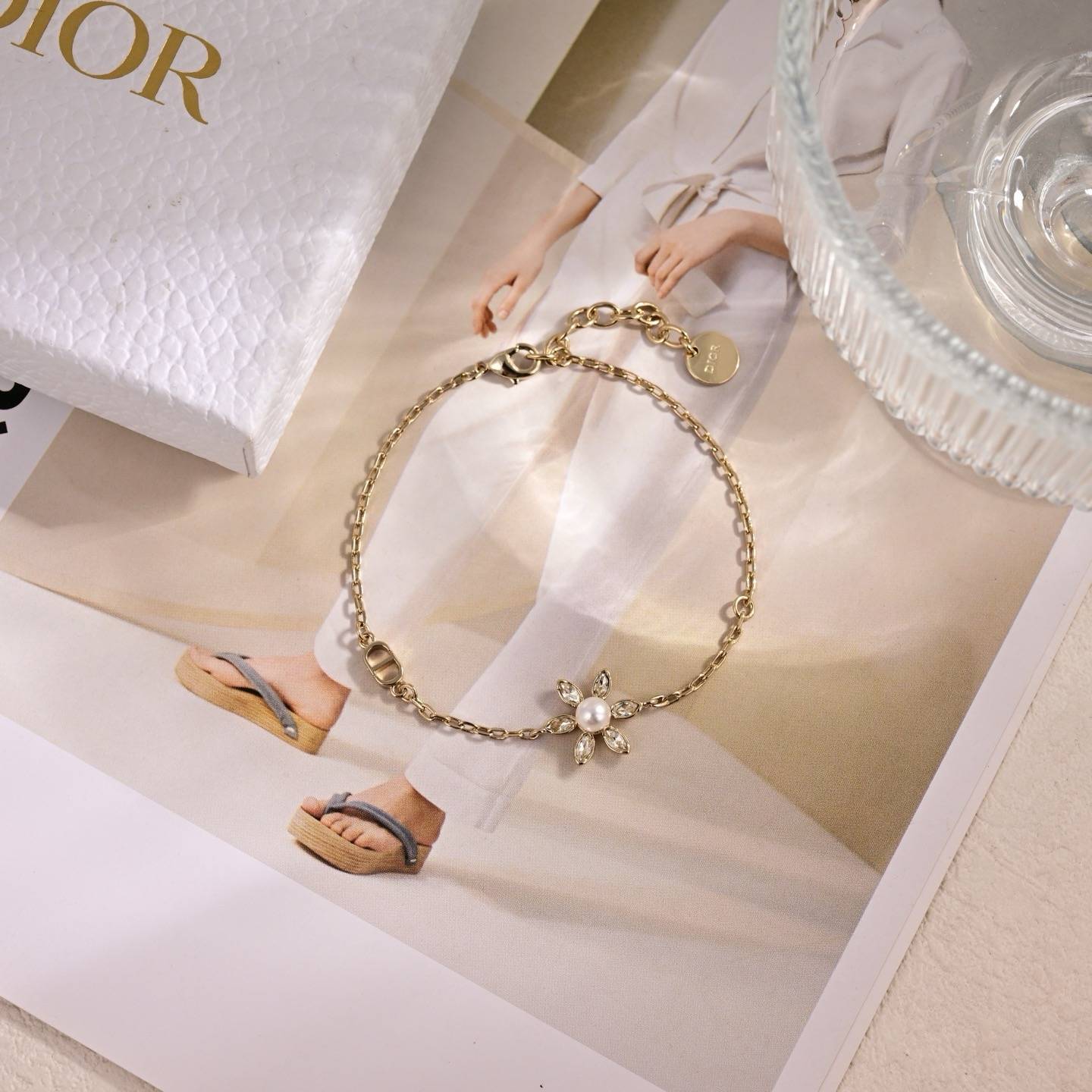 Dior ディオール レディース ブレスレット CDロゴ レジンパール チェーンモチーフ ブランドアクセサリー 上品 普段使い プレゼント - 画像 3