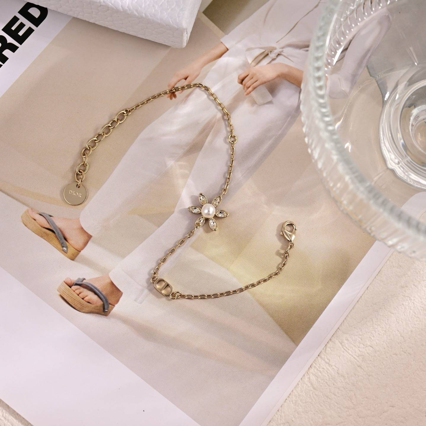 Dior ディオール レディース ブレスレット CDロゴ レジンパール チェーンモチーフ ブランドアクセサリー 上品 普段使い プレゼント - 画像 4