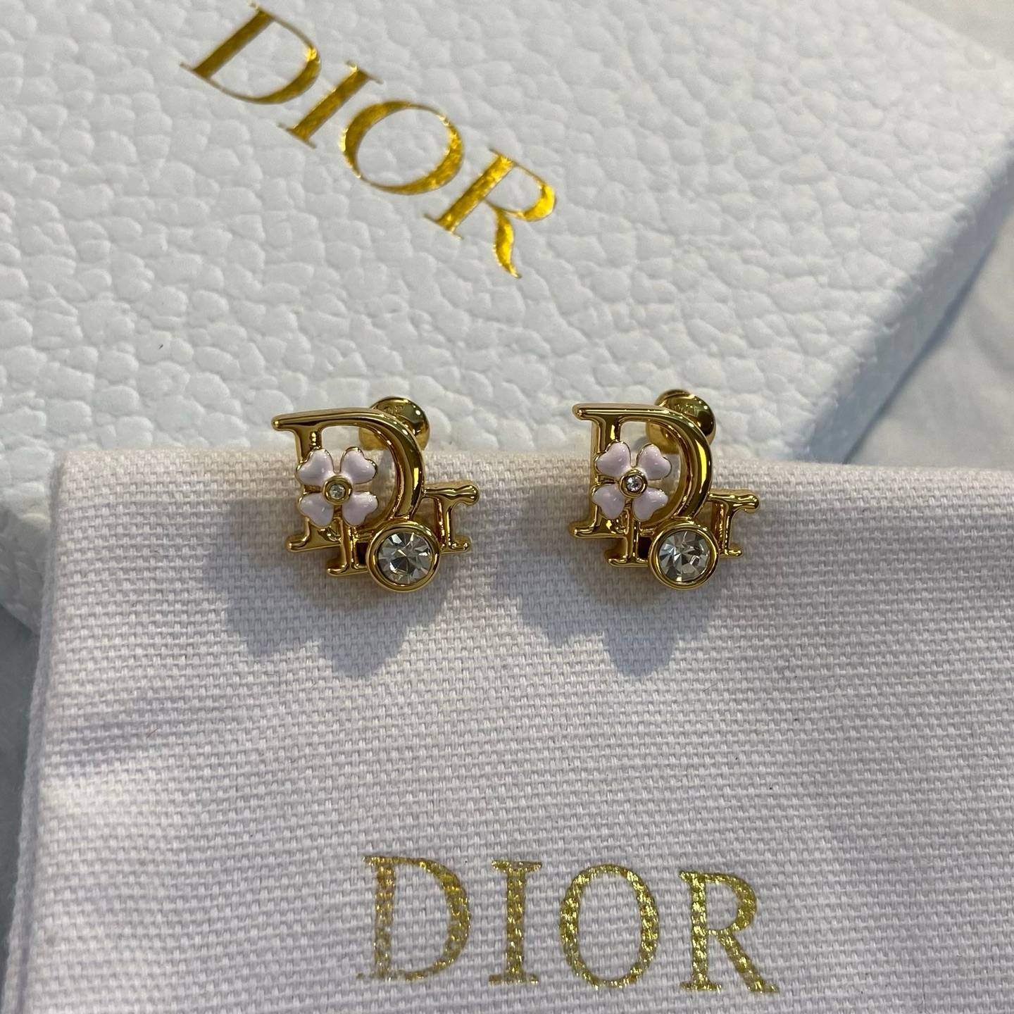 Dior ディオール レディース ピアス CDロゴ レジンパール クリスタル ブランドアクセサリー 上品 華やか プレゼント