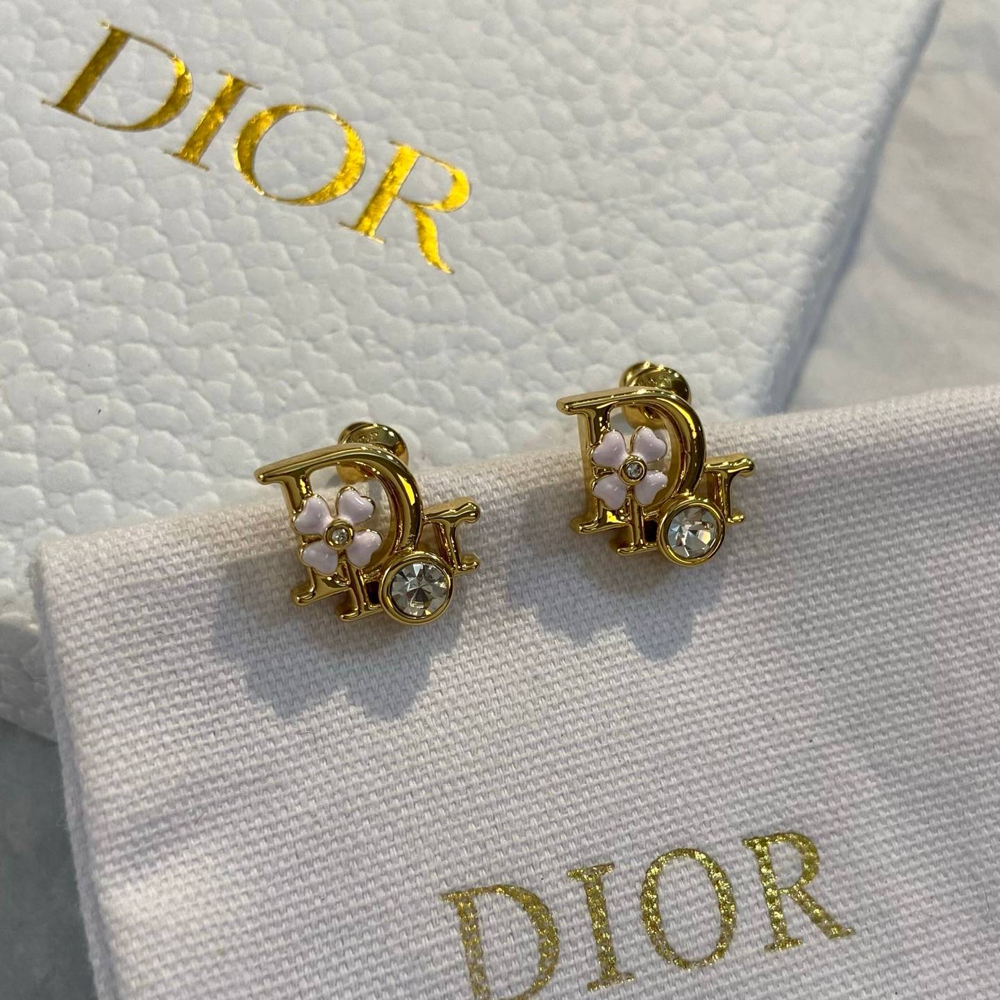 Dior ディオール レディース ピアス CDロゴ レジンパール クリスタル ブランドアクセサリー 上品 華やか プレゼント - 画像 6