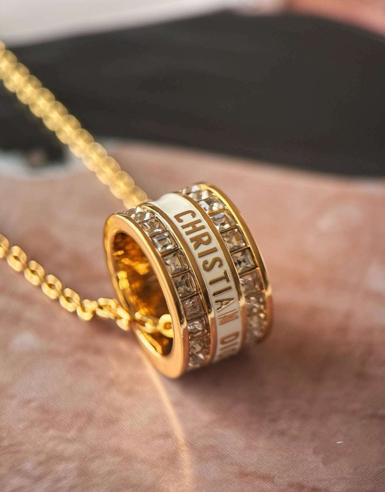 Dior ディオール レディース ネックレス CDロゴ レジンパール ゴールドフィニッシュ ブランドアクセサリー 上品 結婚式 ギフト