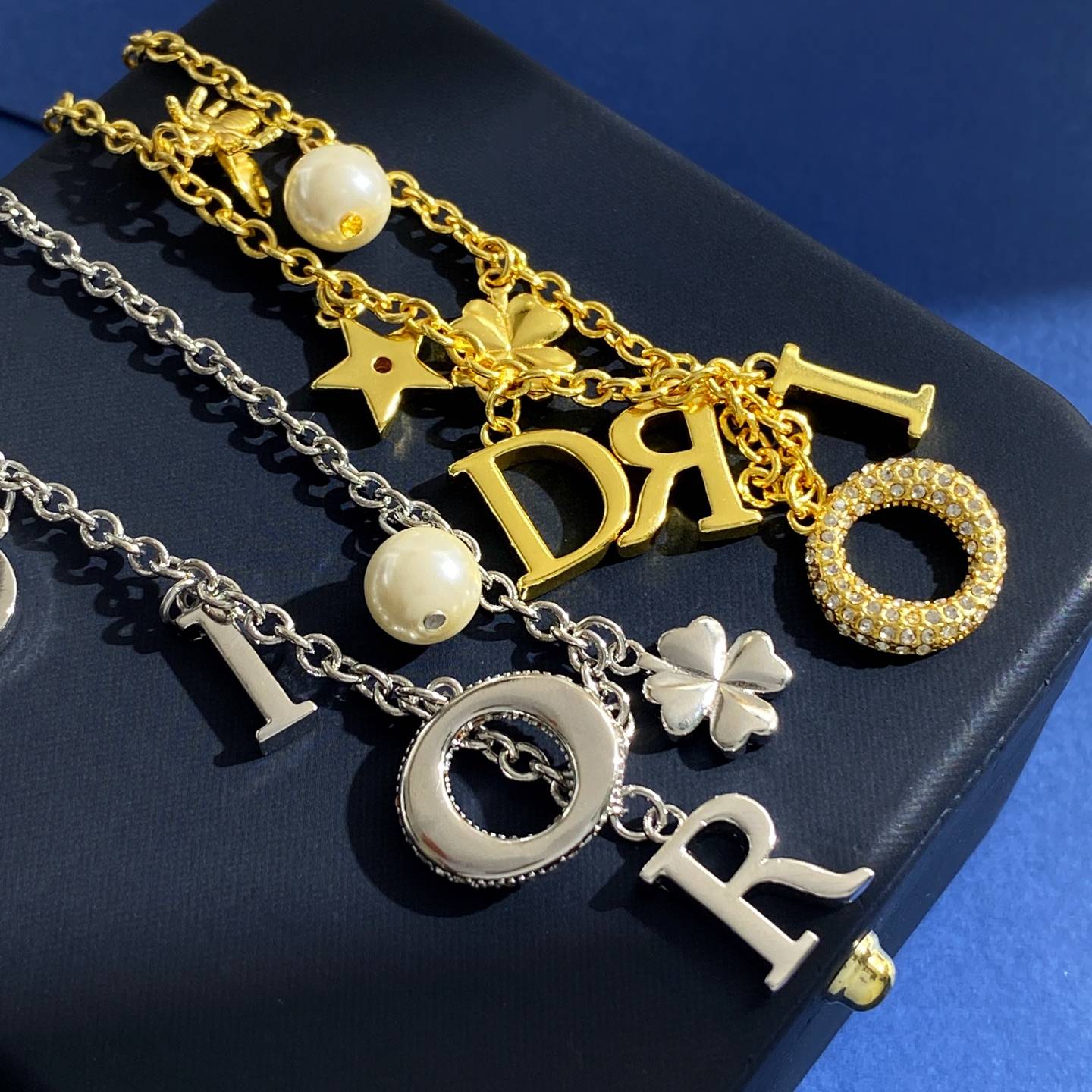 Dior ディオール レディース ネックレス CDロゴ レジンパール プチCD ブランドアクセサリー 上品 デイリーユース - 画像 4
