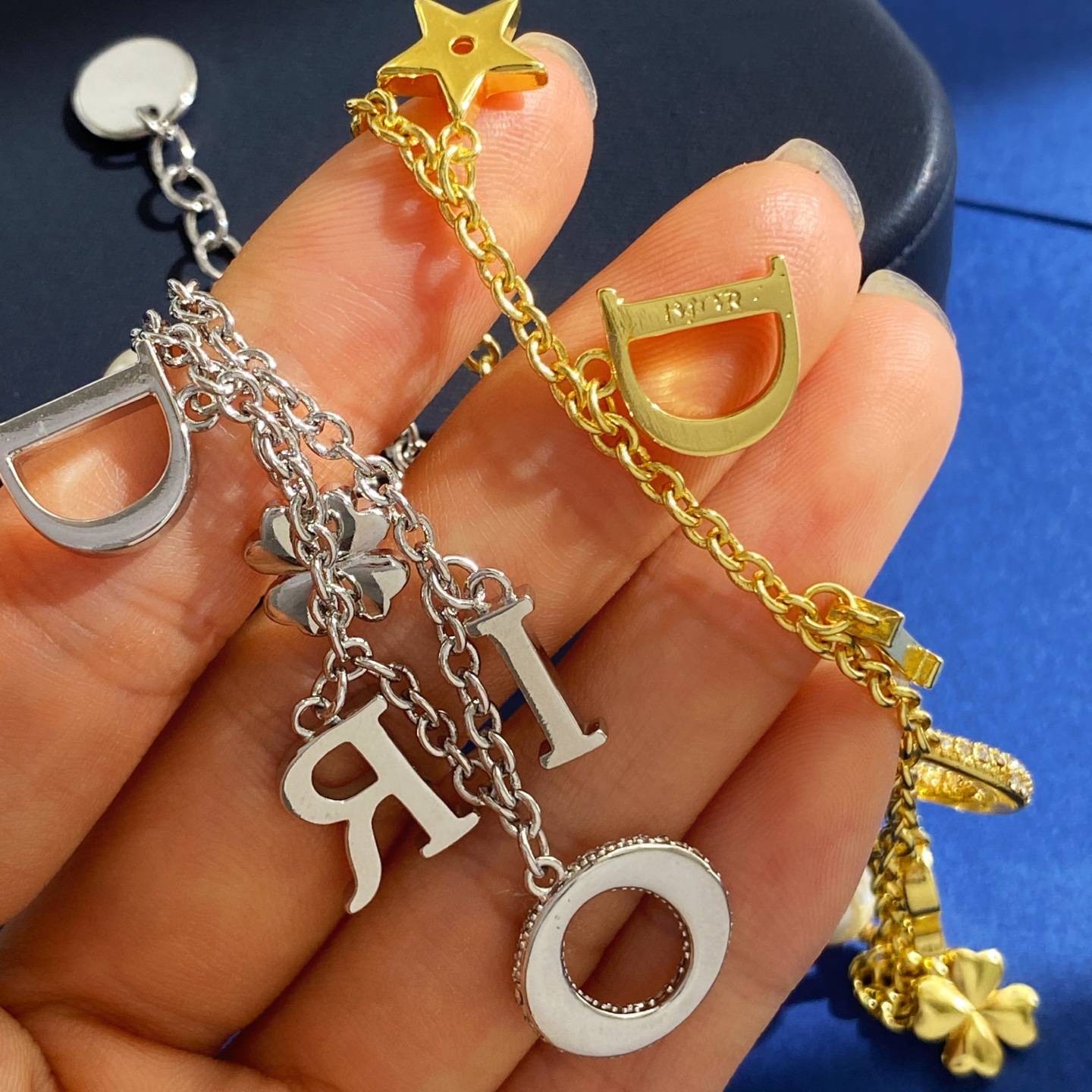 Dior ディオール レディース ブレスレット ブランドアクセサリー CDロゴ レジンパール チェーンモチーフ 上品 普段使い ギフト - 画像 5