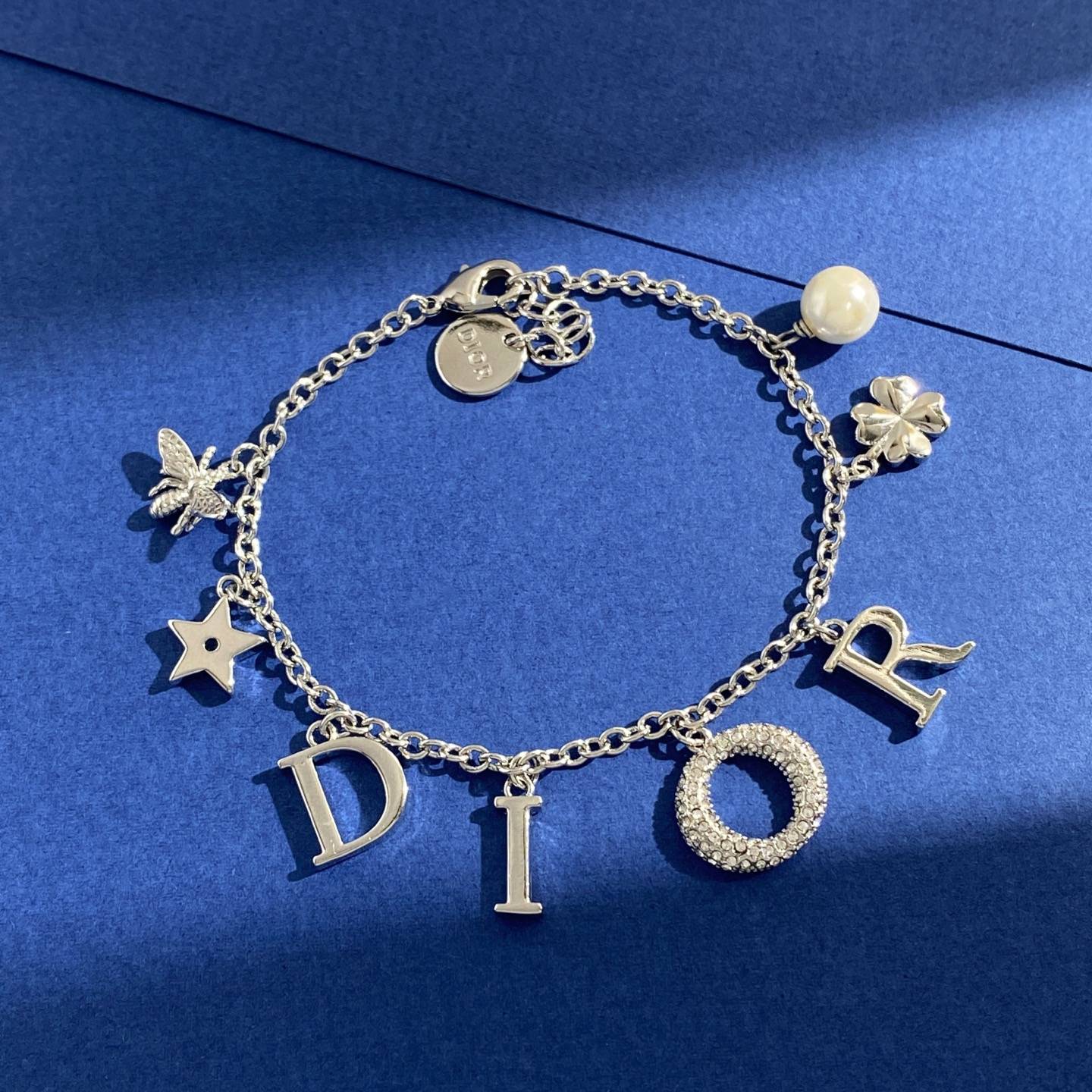 Dior ディオール レディース ブレスレット ブランドアクセサリー CDロゴ レジンパール チェーンモチーフ 上品 普段使い ギフト - 画像 7