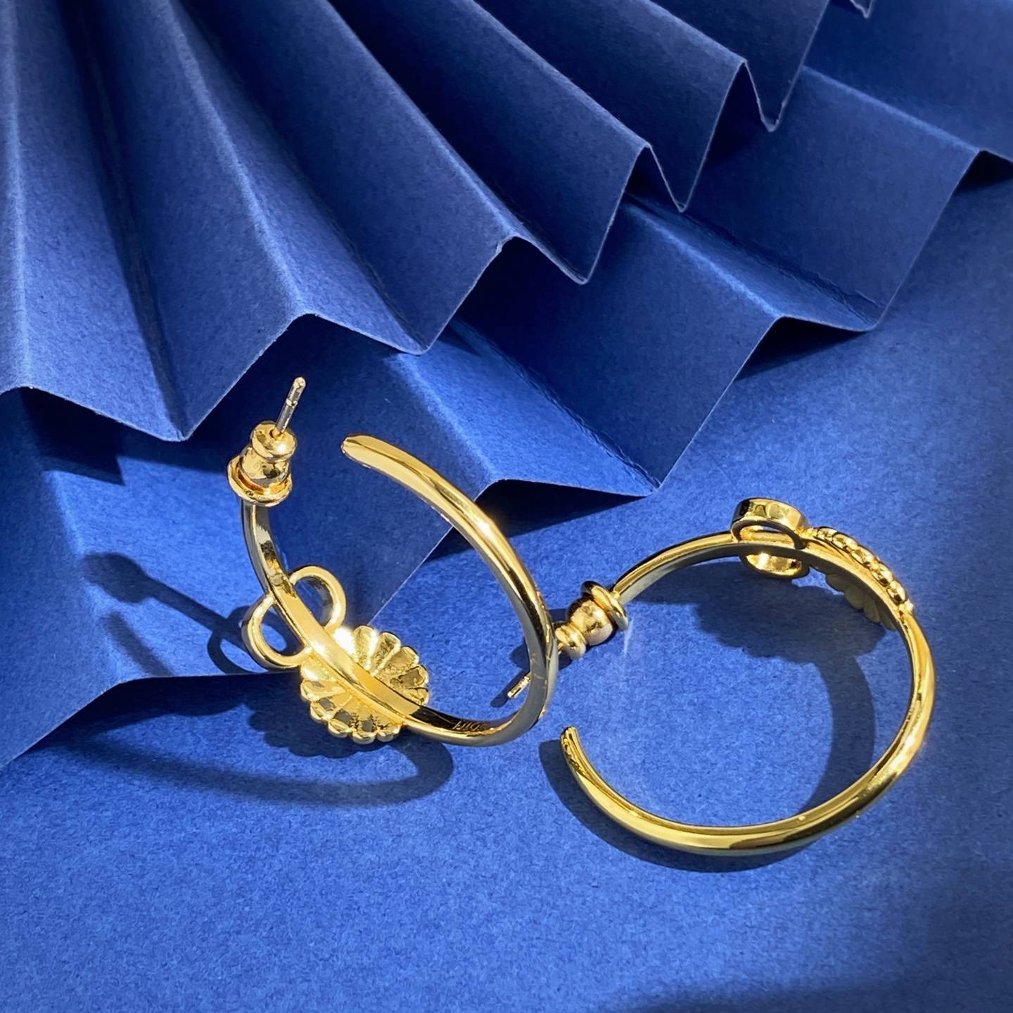 Dior ディオール レディース ピアス フラワー デザイン CDロゴ ゴールドフィニッシュ ブランドアクセサリー 上品 普段使い - 画像 3