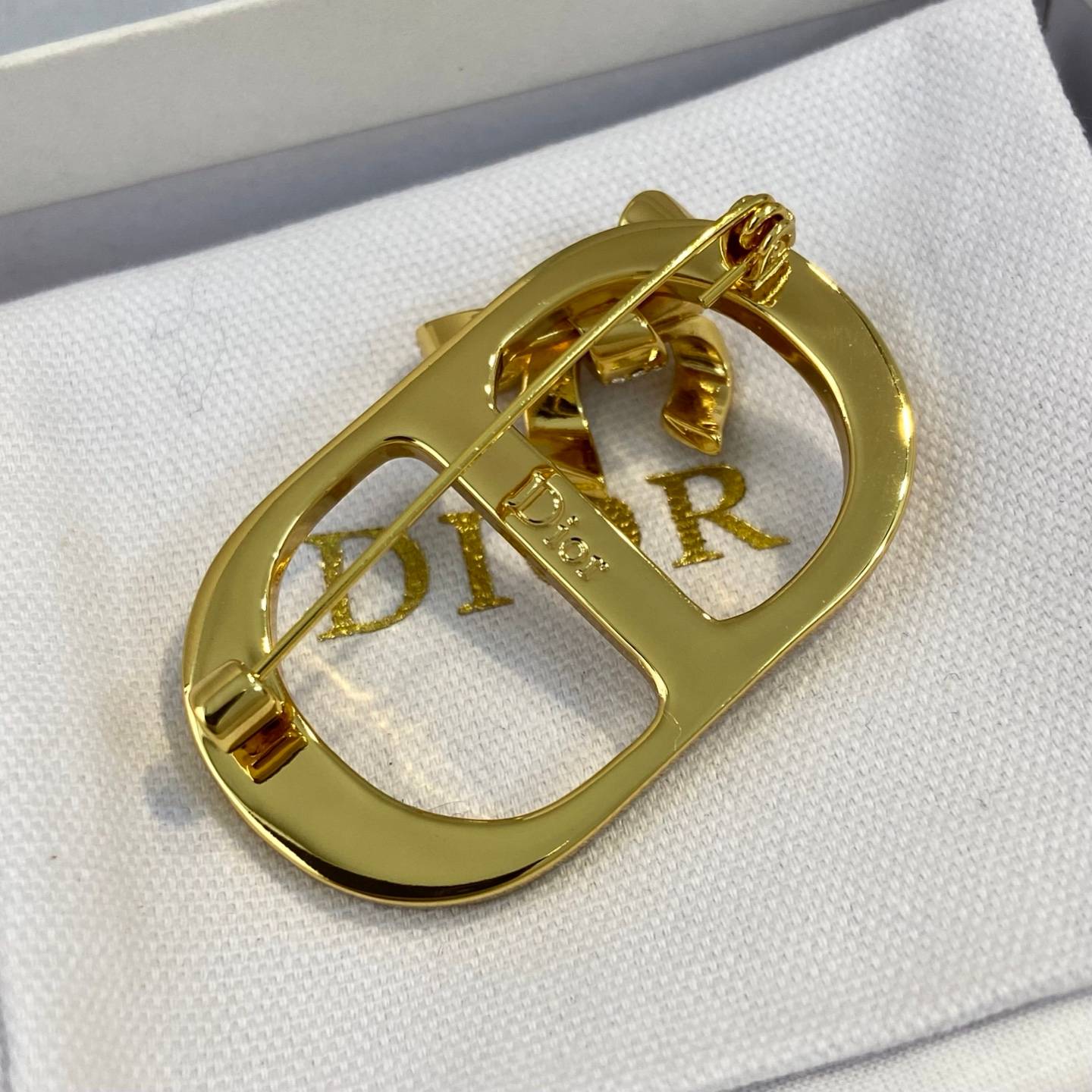 Dior ディオール レディース ブローチ CDロゴ レジンパール クリスタル ブランドアクセサリー 上品 結婚式 ギフト - 画像 3