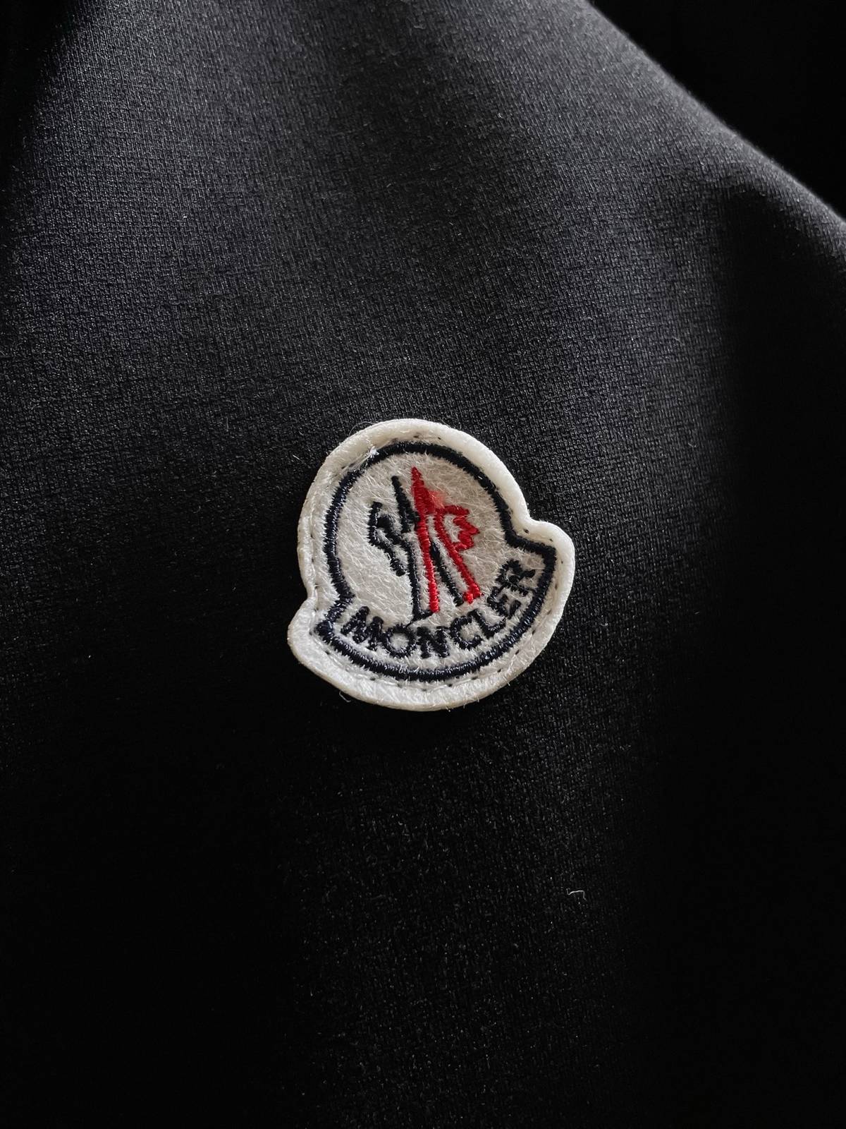 MONCLER モンクレール メンズ セットアップ ジップアップパーカー ロゴワッペン ロゴテープ スポーツウェア 黒 - 画像 5