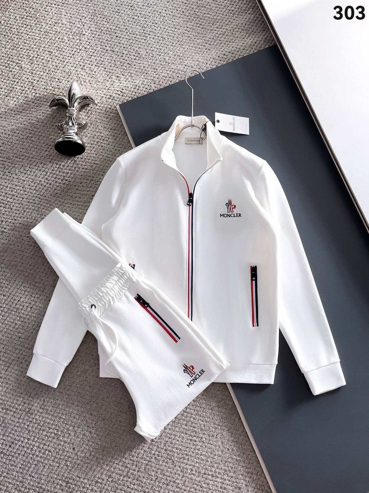 MONCLER モンクレール メンズ セットアップ ジップアップパーカー ロゴワッペン ロゴテープ スポーツウェア ホワイト