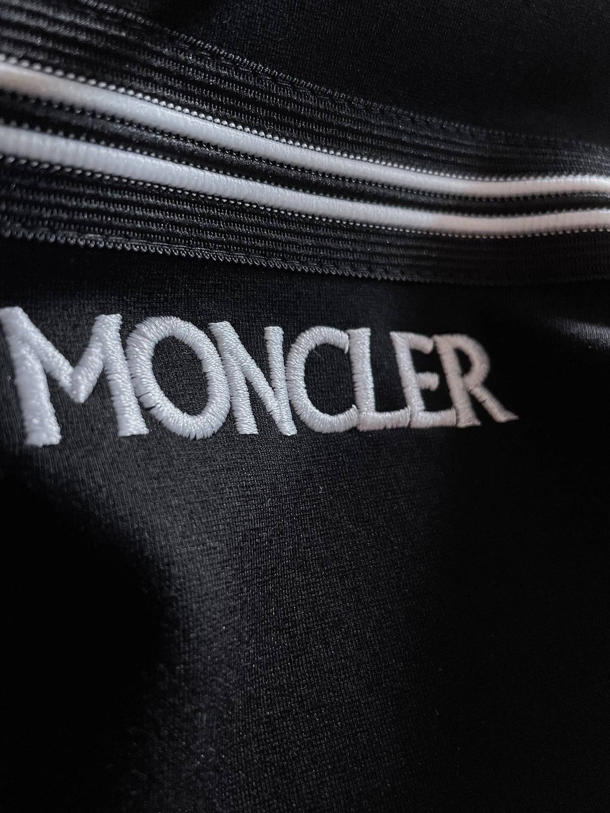 MONCLER モンクレール メンズ セットアップ ジップアップパーカー ロゴ刺繍 ロングスウェット ジャージ オールブラック - 画像 5