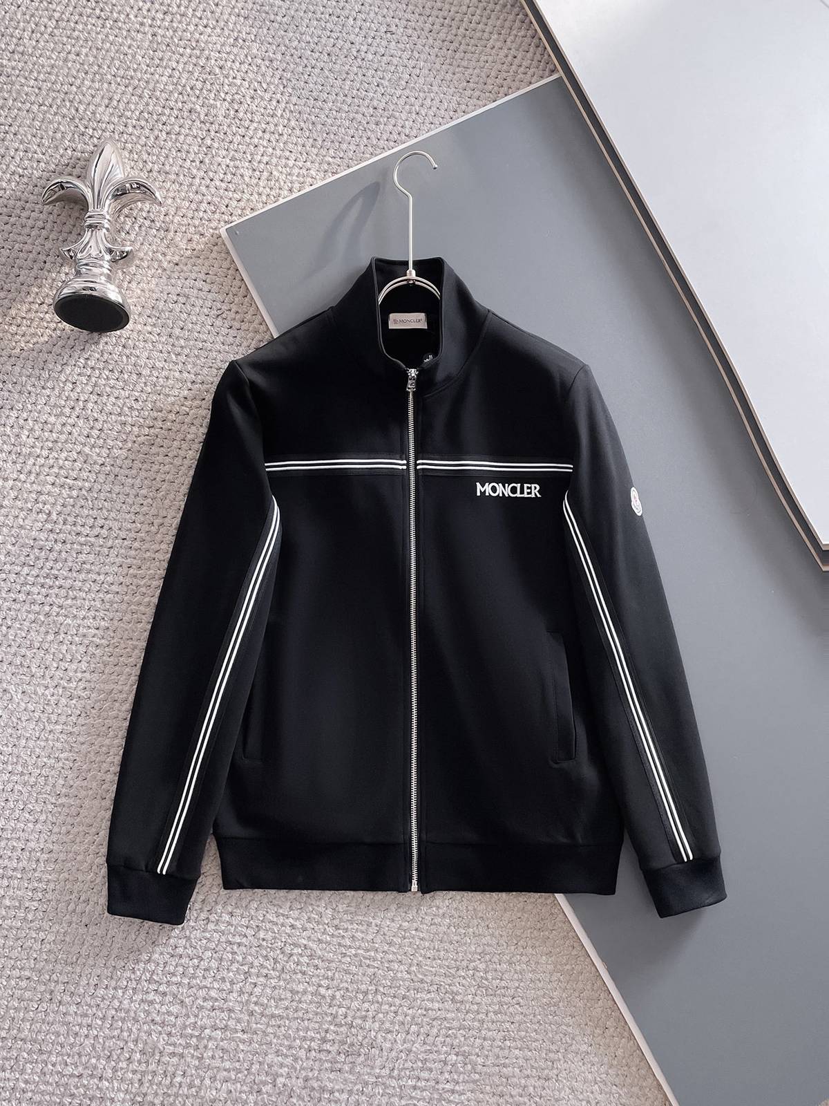 MONCLER モンクレール メンズ セットアップ ジップアップパーカー ロゴ刺繍 ロングスウェット ジャージ オールブラック - 画像 9