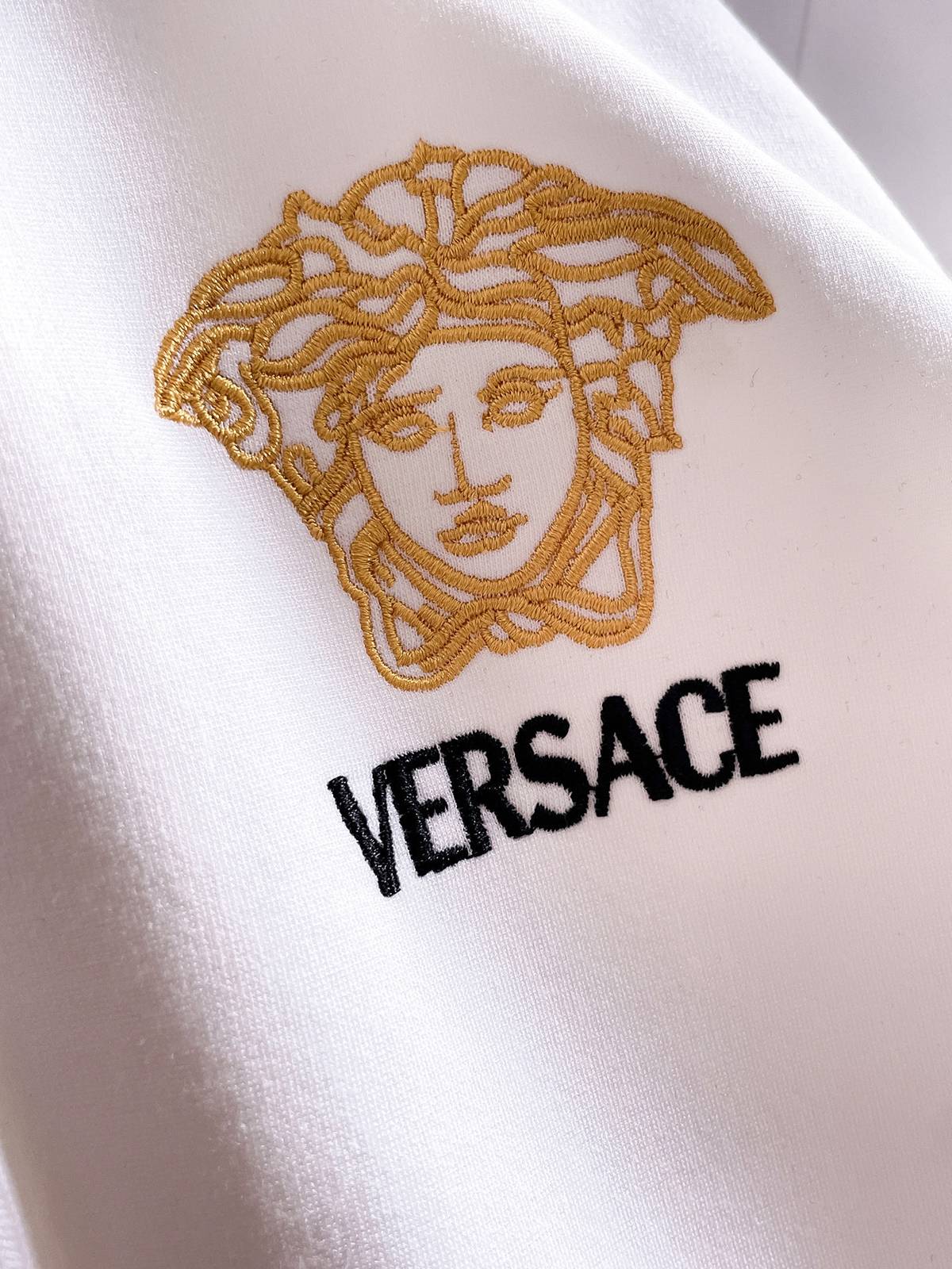 VERSACE ヴェルサーチ メンズ セットアップ ジップパーカー グレカ柄 ロゴワッペン ストリート ブラック - 画像 2