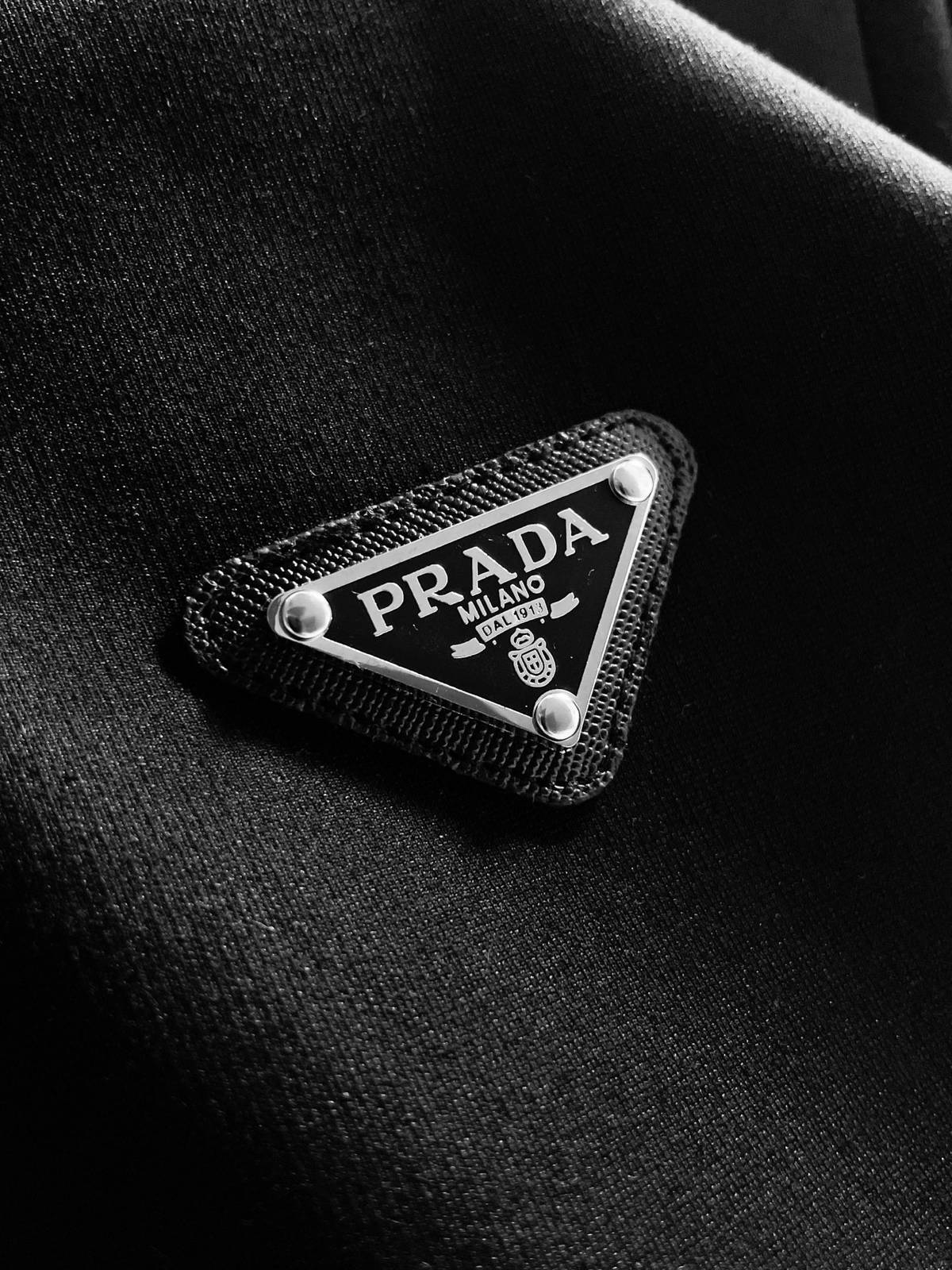 PRADA プラダ メンズ セットアップ ジップアップパーカー ロゴワッペン ロゴテープ スポーツウェア 秋冬 ブラック - 画像 5